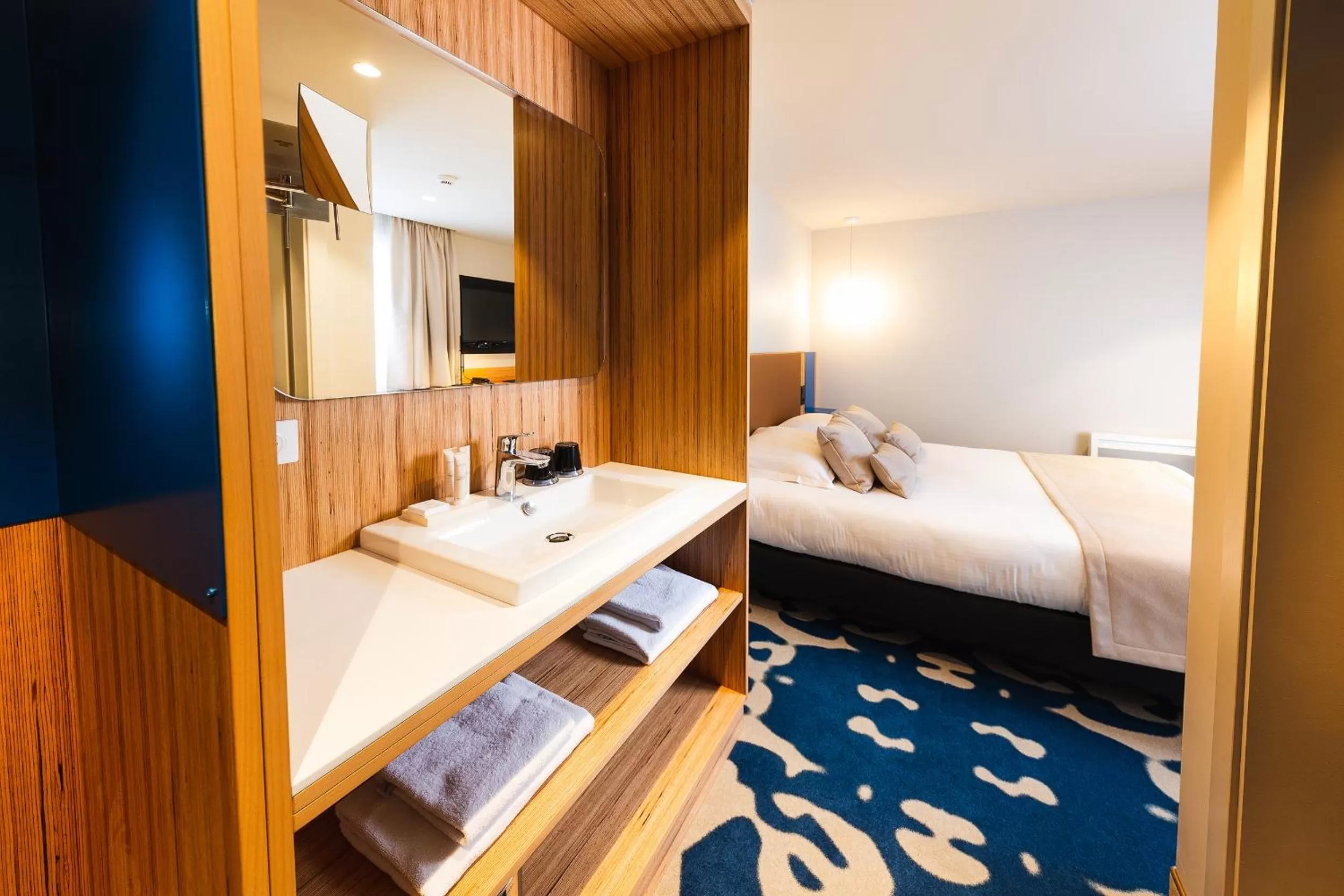 Other, Bed in Hotel Le Bugatti