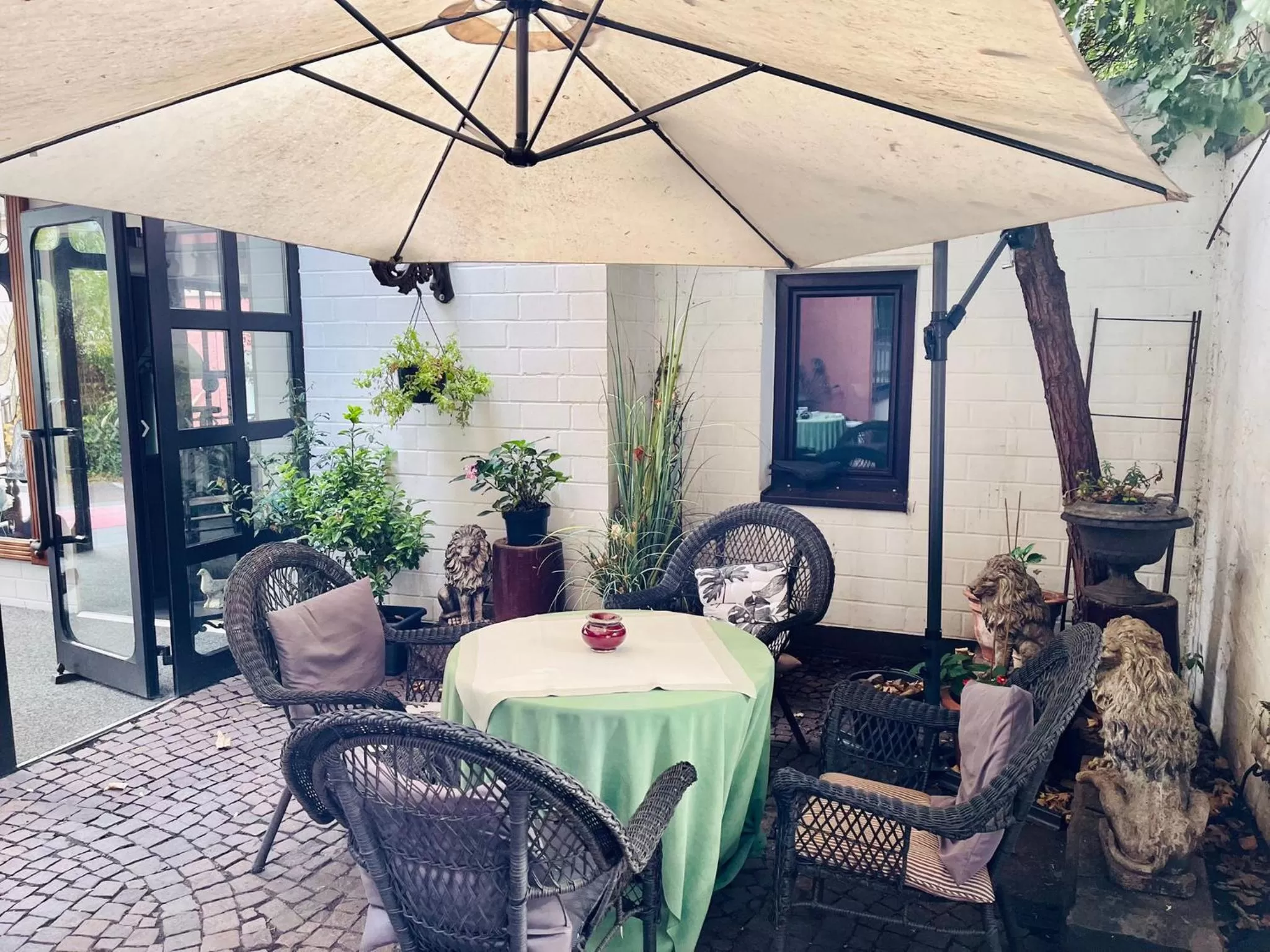 Patio in Hotel Brunnenhof