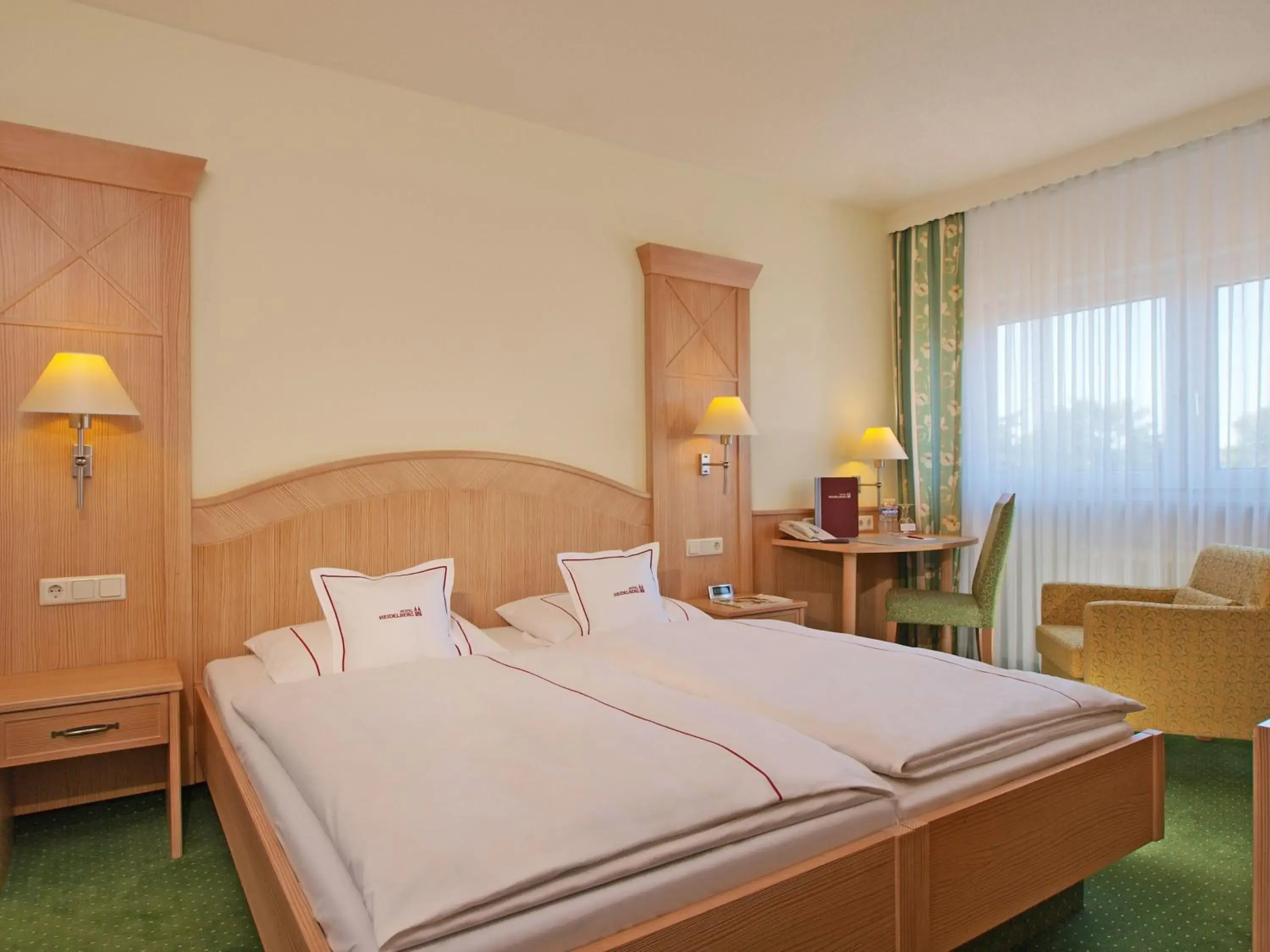 Double Room with Sofa Bed in Hotel Heidelberg Double Room with Sofa Bed in Hotel Heidelberg