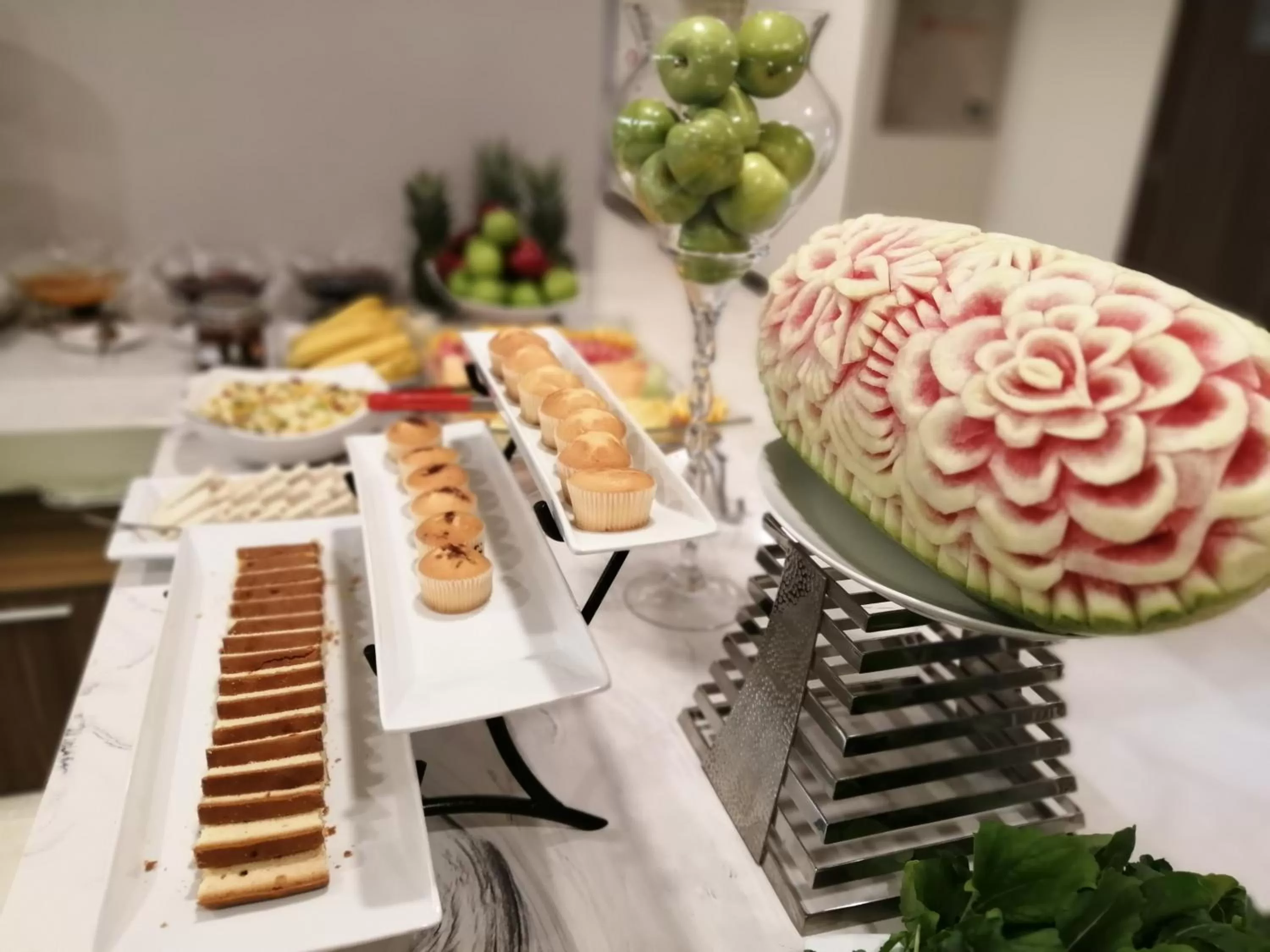 Restaurant/places to eat in Aquila Al Hamra Hotel