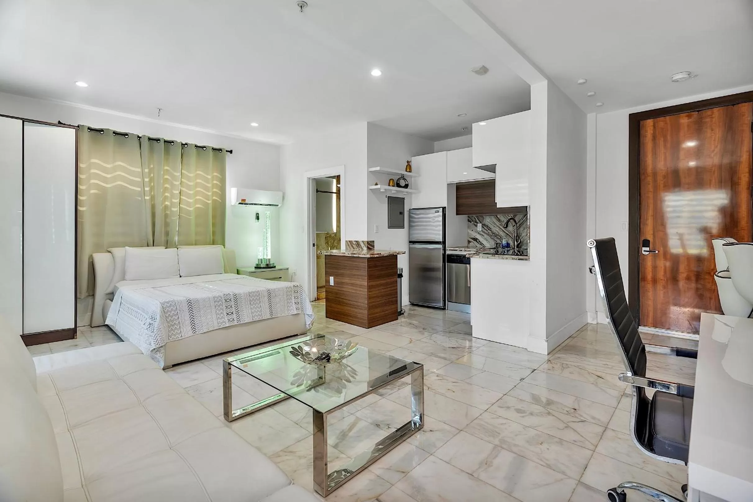 Seating Area in Sea Breeze