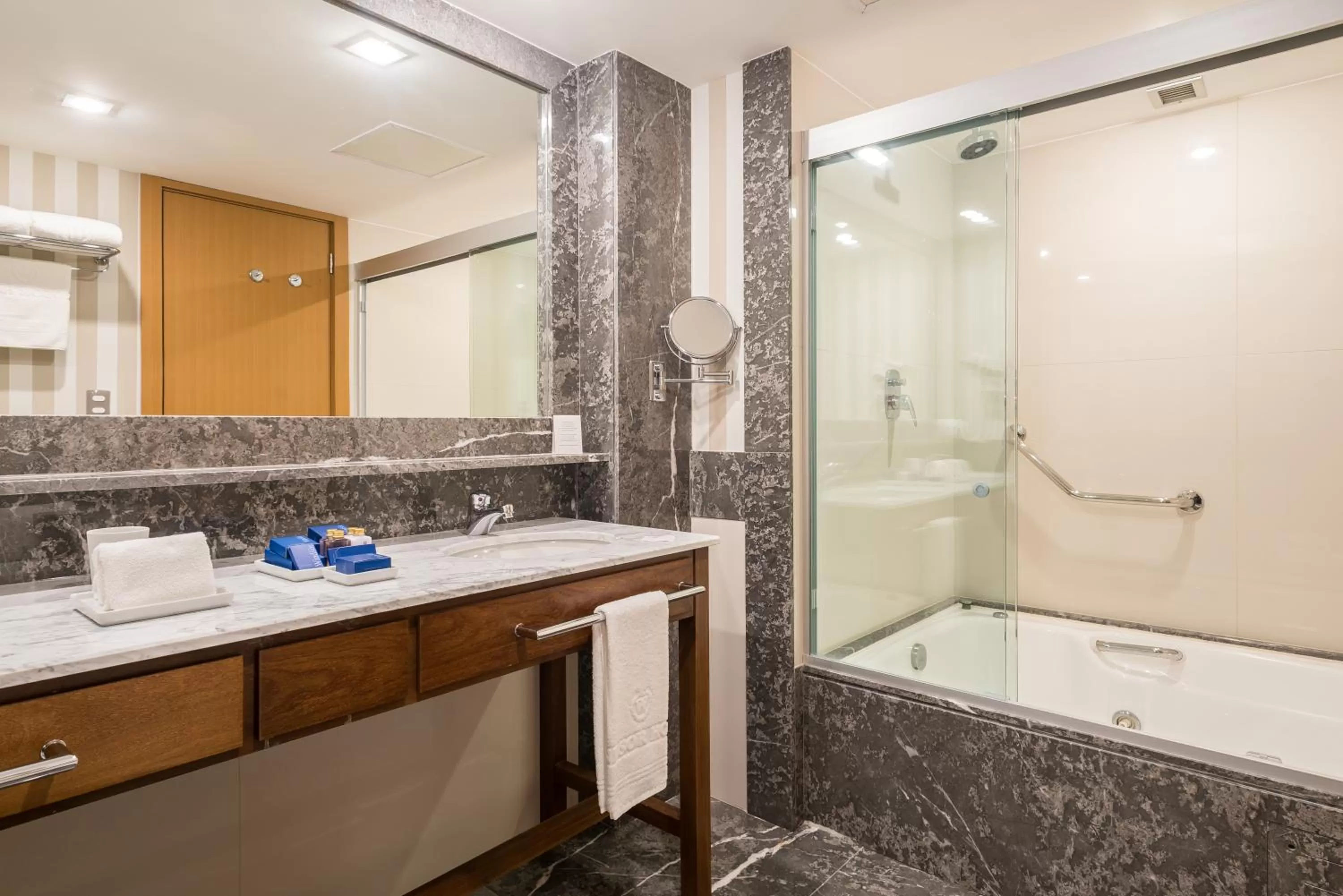 Bathroom in Windsor Marapendi Hotel