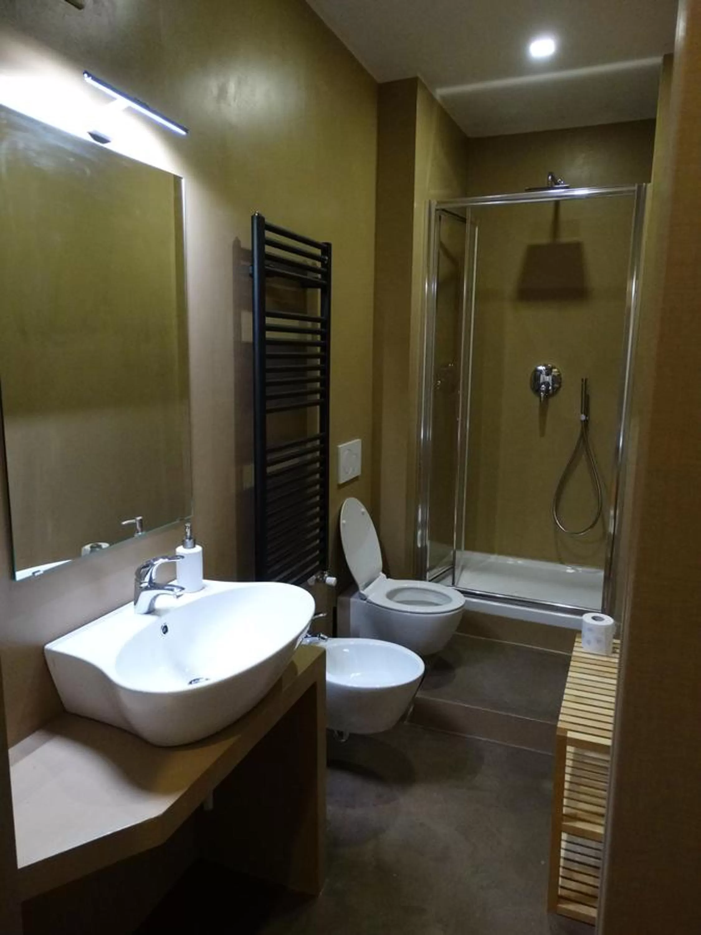 Shower in Siena Gallery - Rooms Only