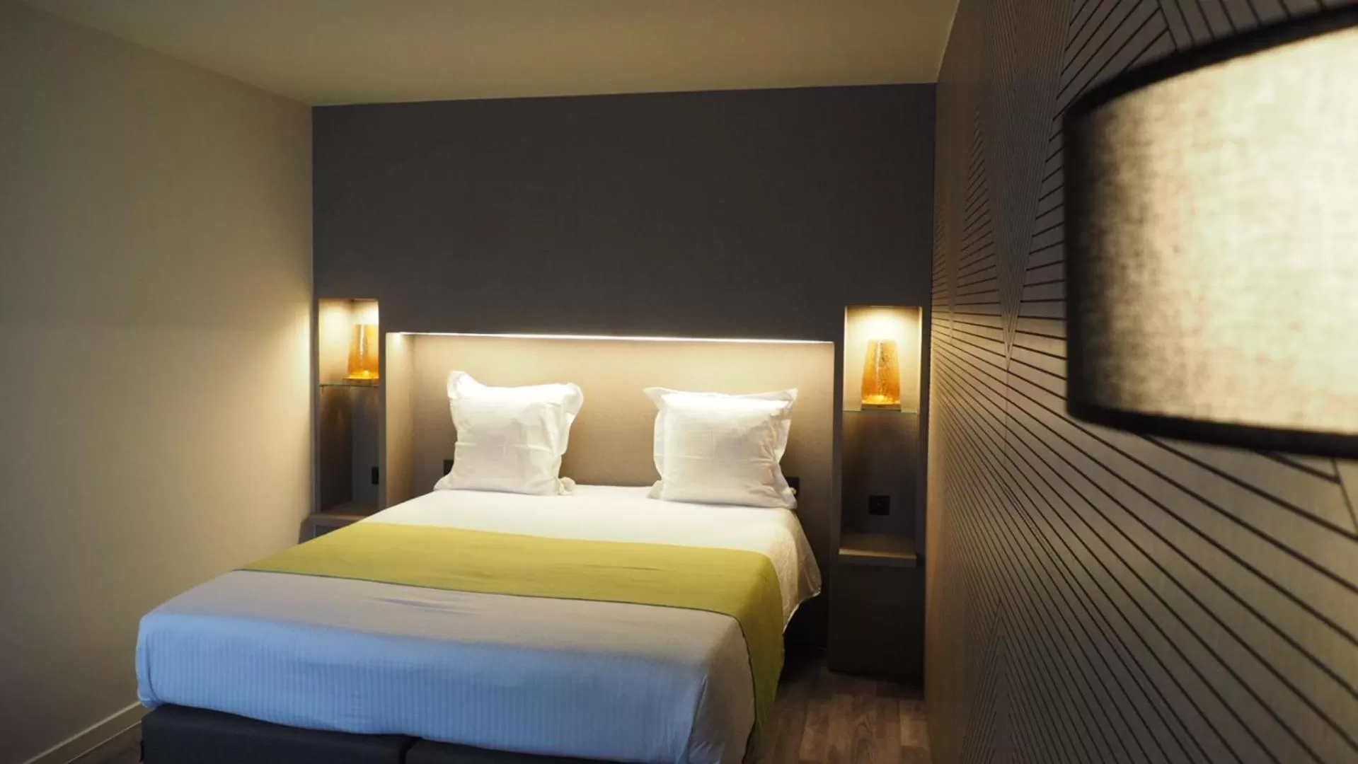 Bedroom, Bed in Flanders Hotel