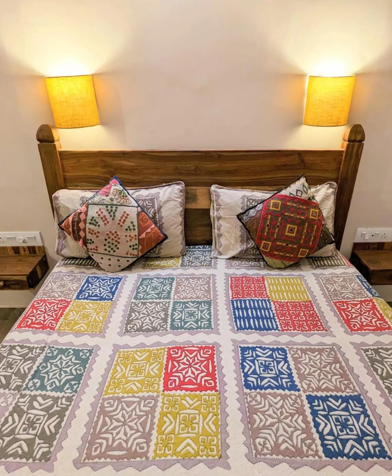 Bed in Corsican Haveli