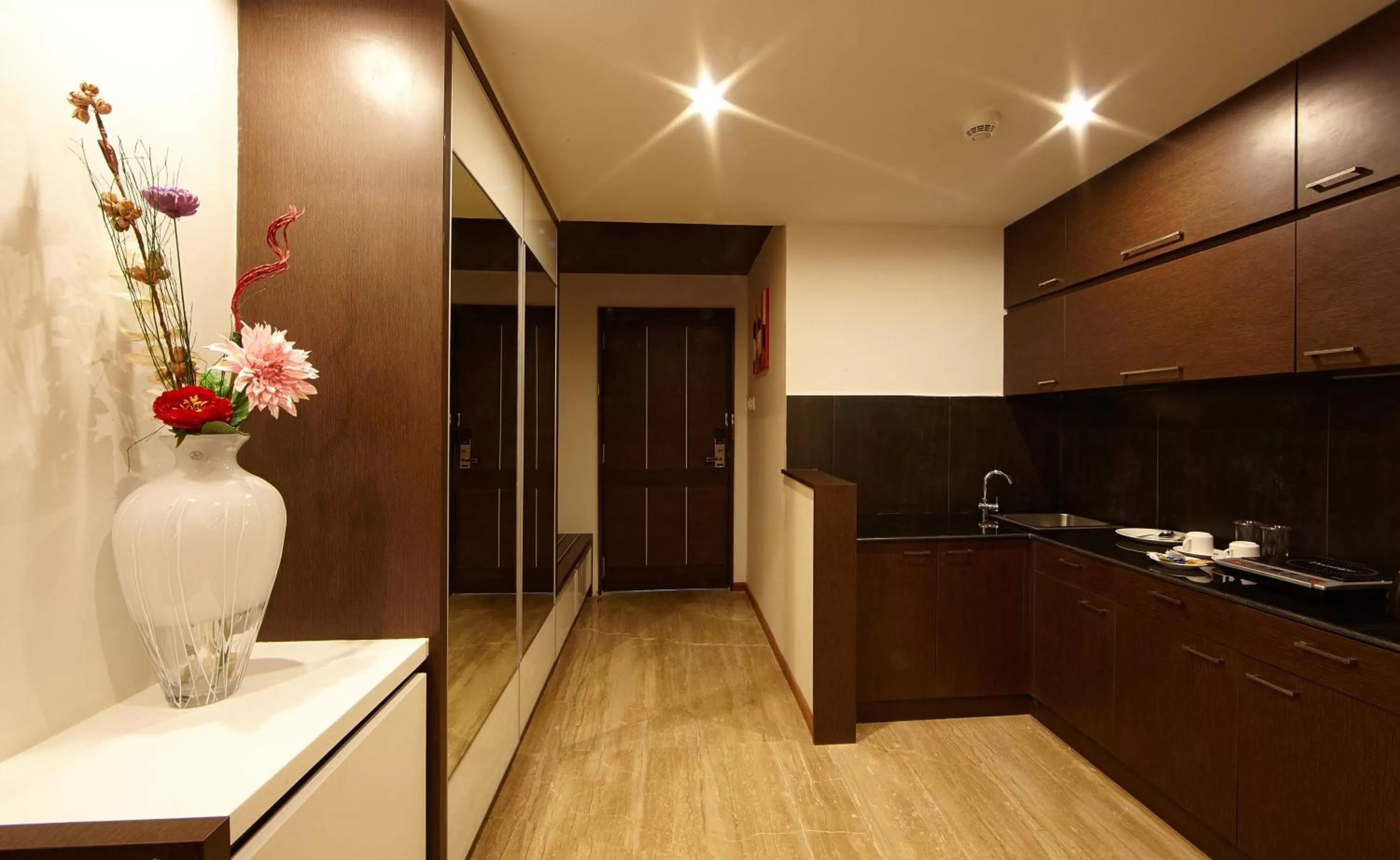 Kitchen or kitchenette in Golden Fruits Business Suites