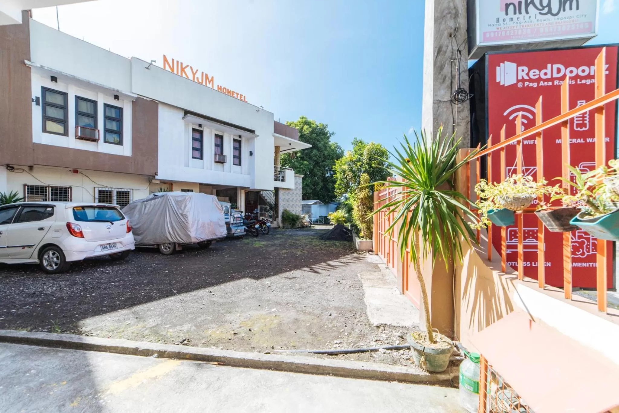 Property building in RedDoorz at Pag Asa Rawis Legazpi