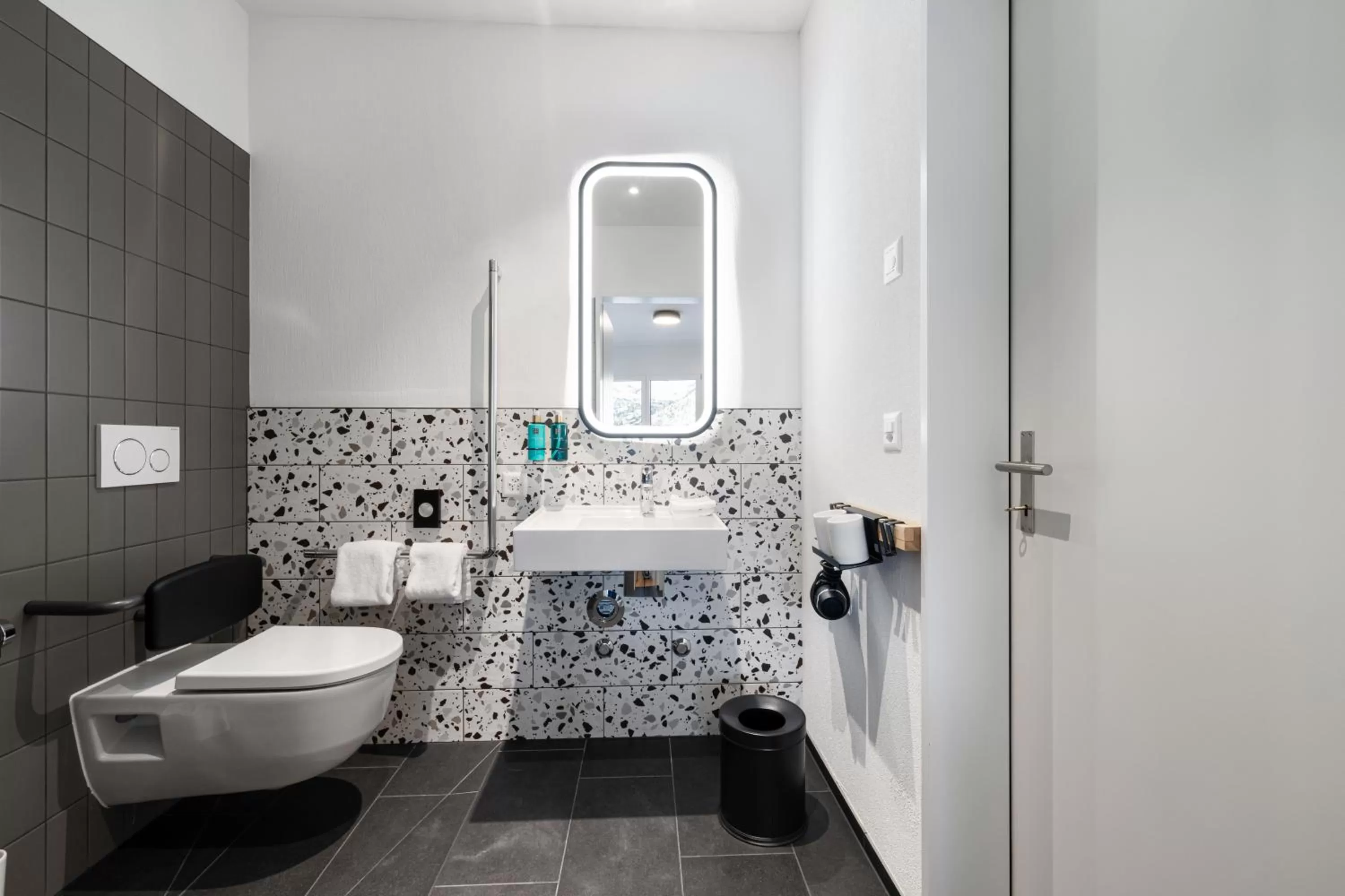 Bathroom in AVES Hotel&Apartment Arosa