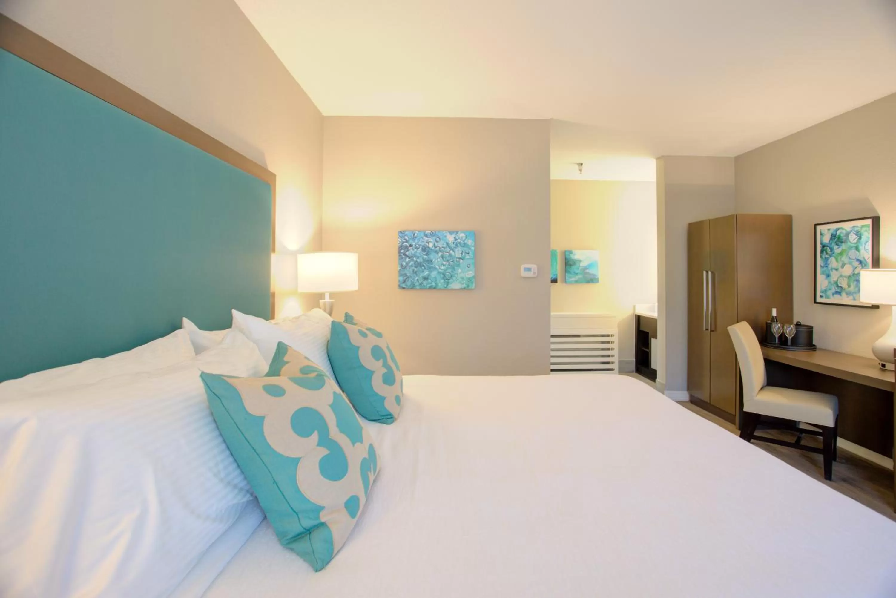 Bed in Beachview Club Hotel