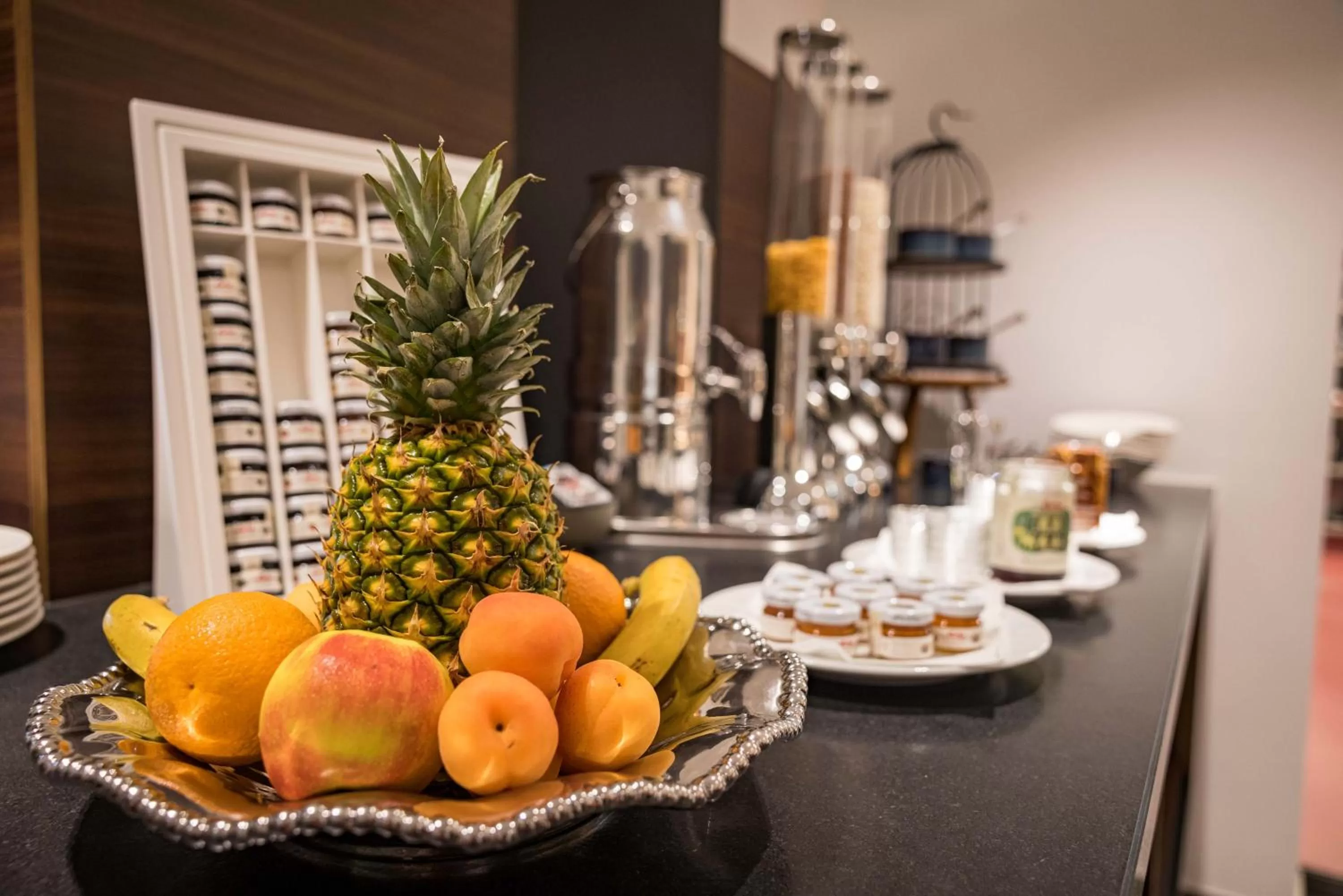 Buffet breakfast in Hotel Edlingerwirt - Sauna & Golfsimulator inklusive