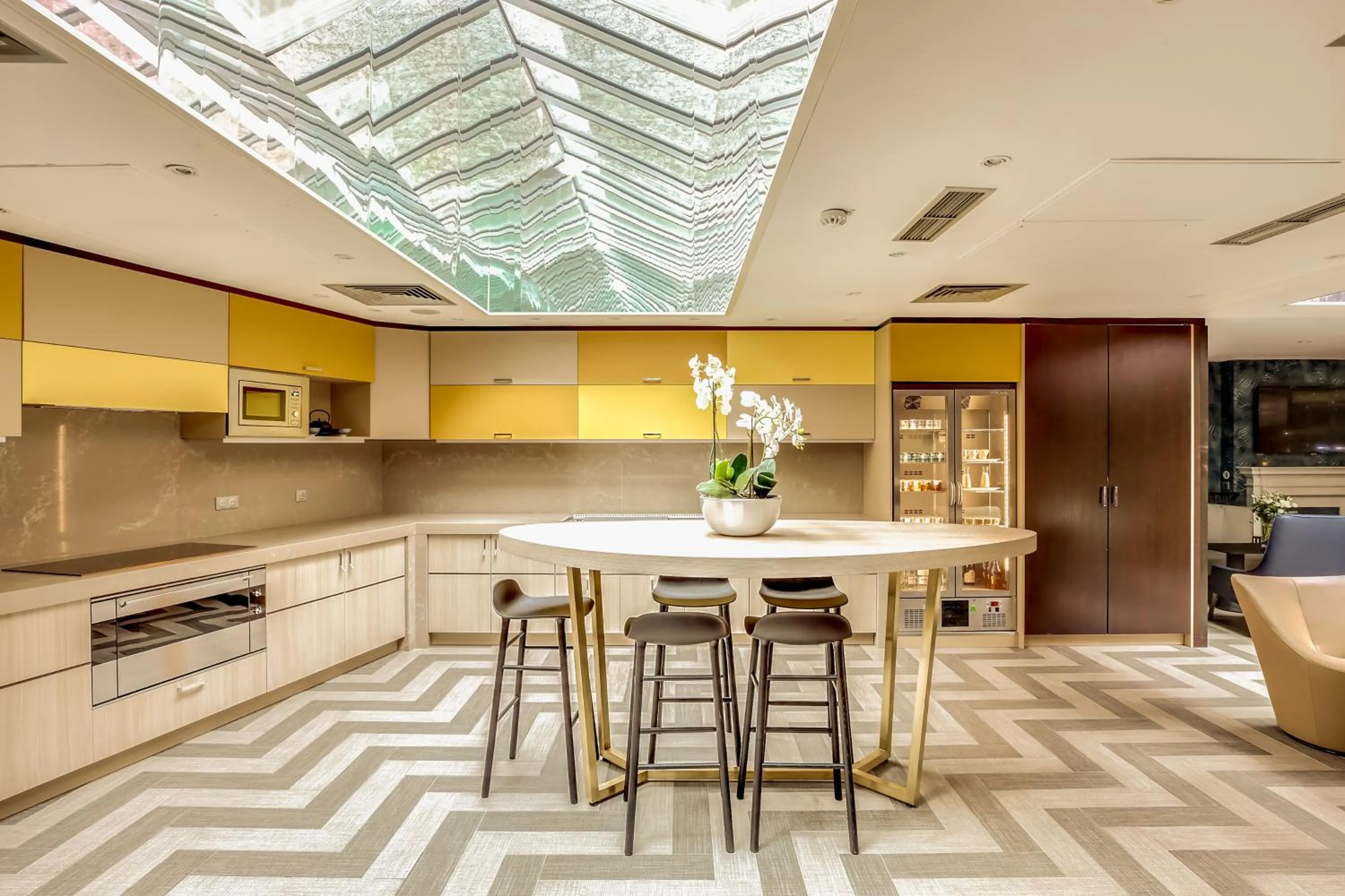 Buffet breakfast in Mercure Paris Arc de Triomphe Etoile