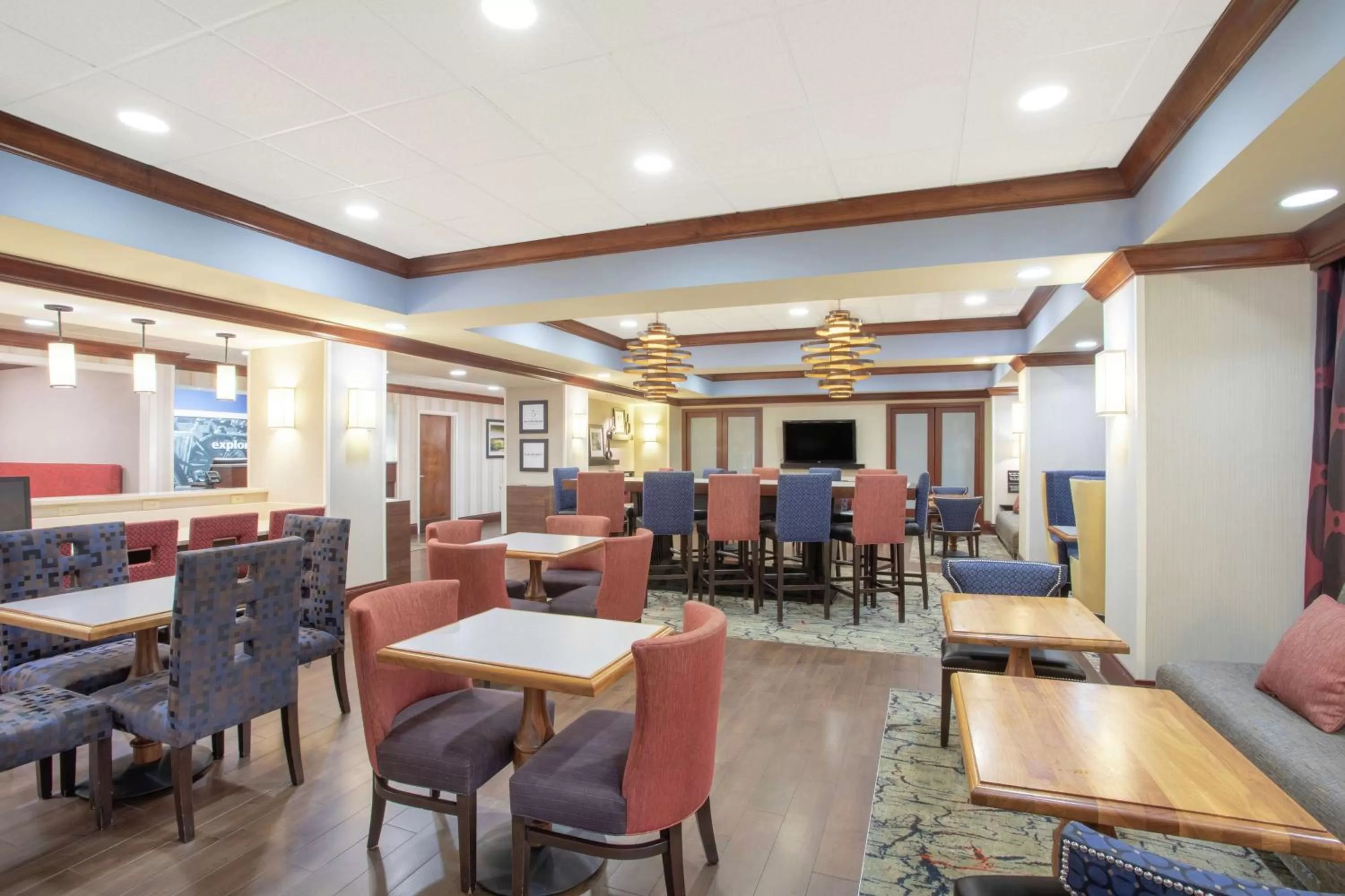 Lobby or reception in Hampton Inn Boston / Marlborough