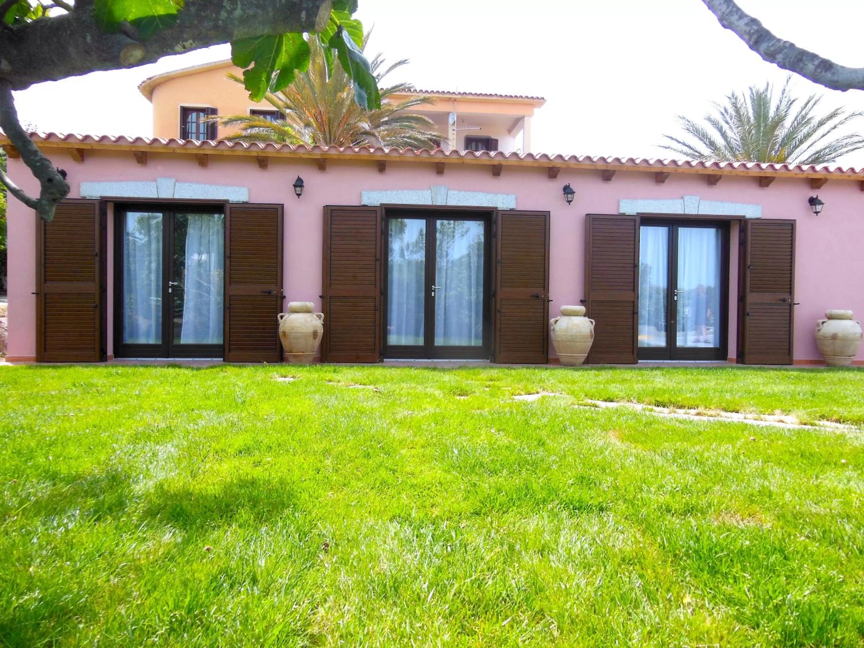 Property building in QUADRIFOGLIO Affittacamere