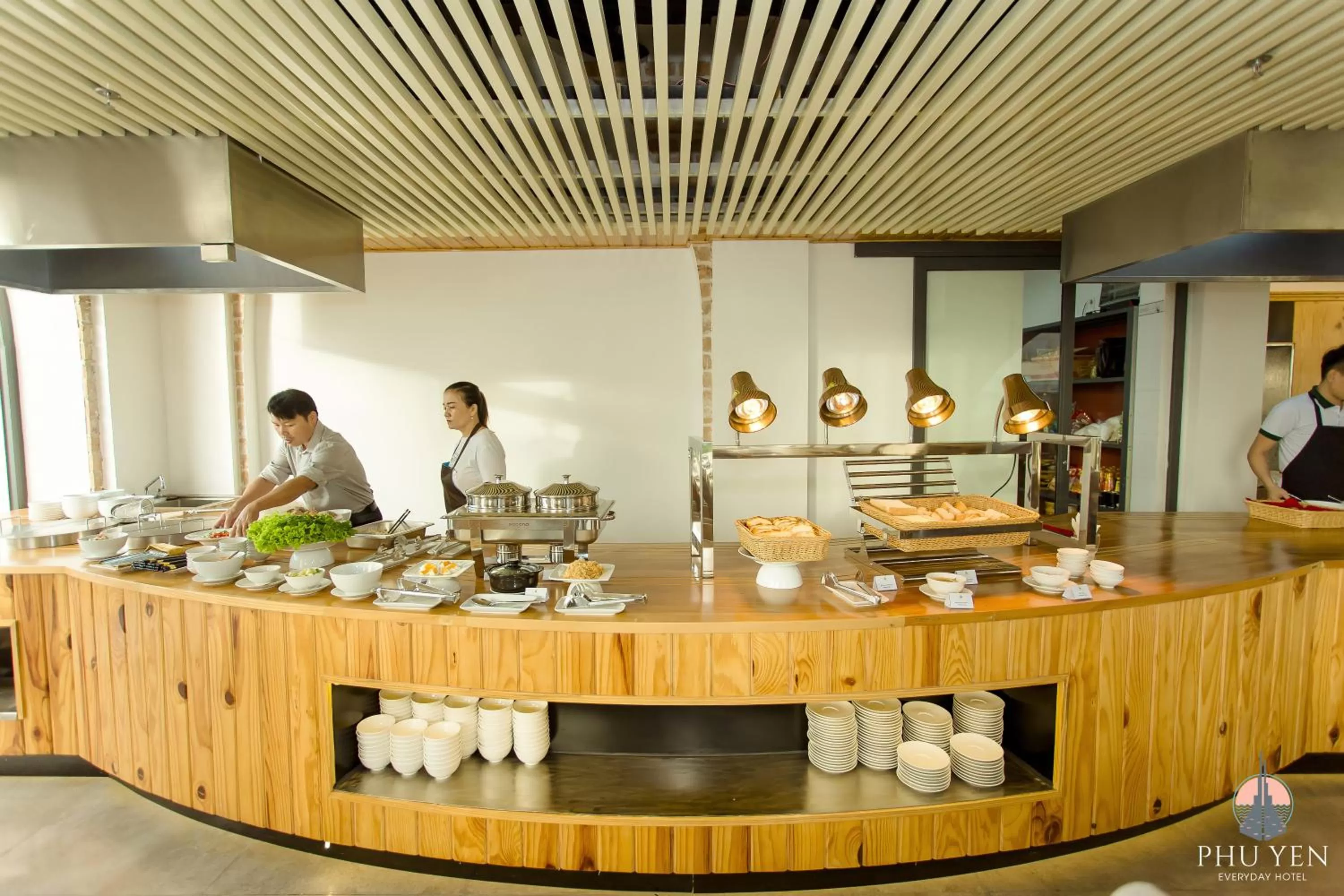 Restaurant/places to eat in PHÚ YÊN EVERYDAY HOTEL