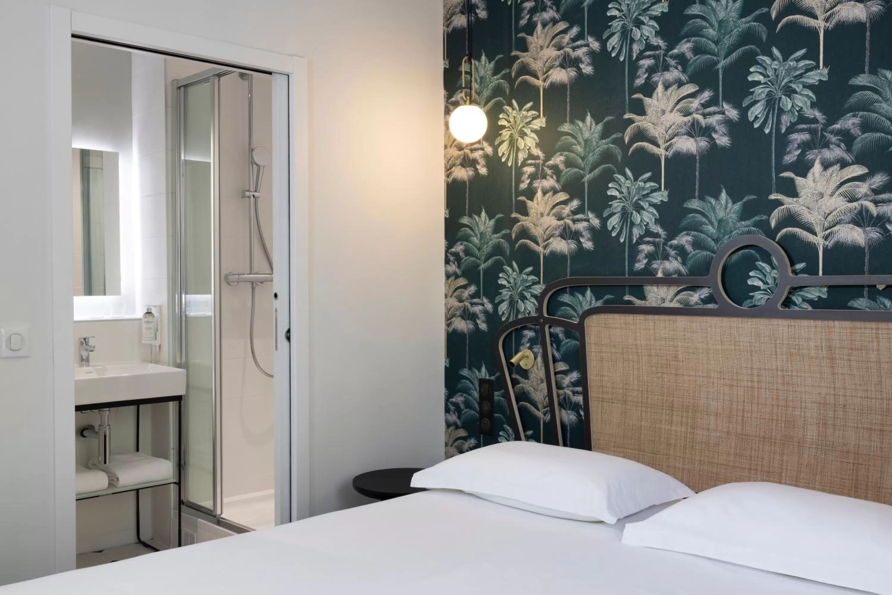 Bed in Hotel De Suez