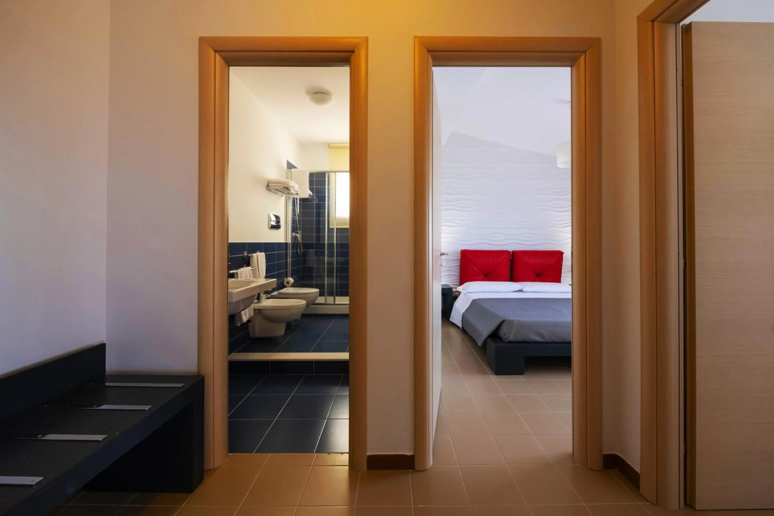 Toilet, Bed in Aparthotel Isabella