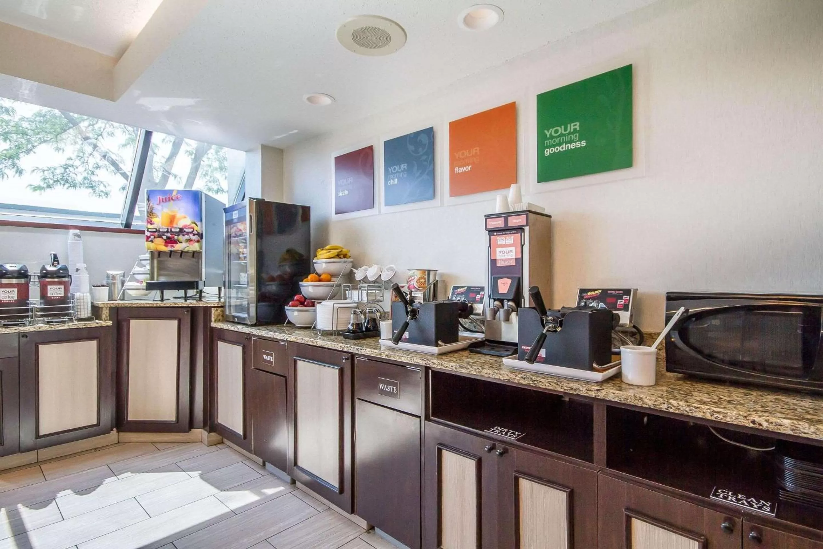 Restaurant/places to eat, Kitchen/Kitchenette in Hotel Monona