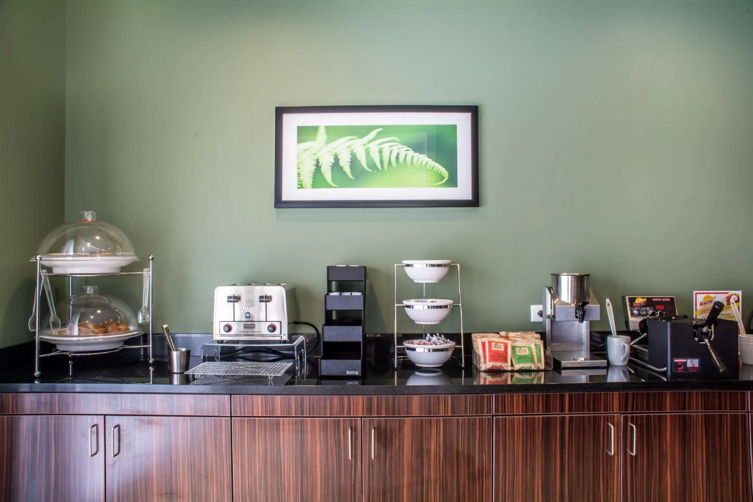 Buffet breakfast in Sleep Inn & Suites Syracuse Airport