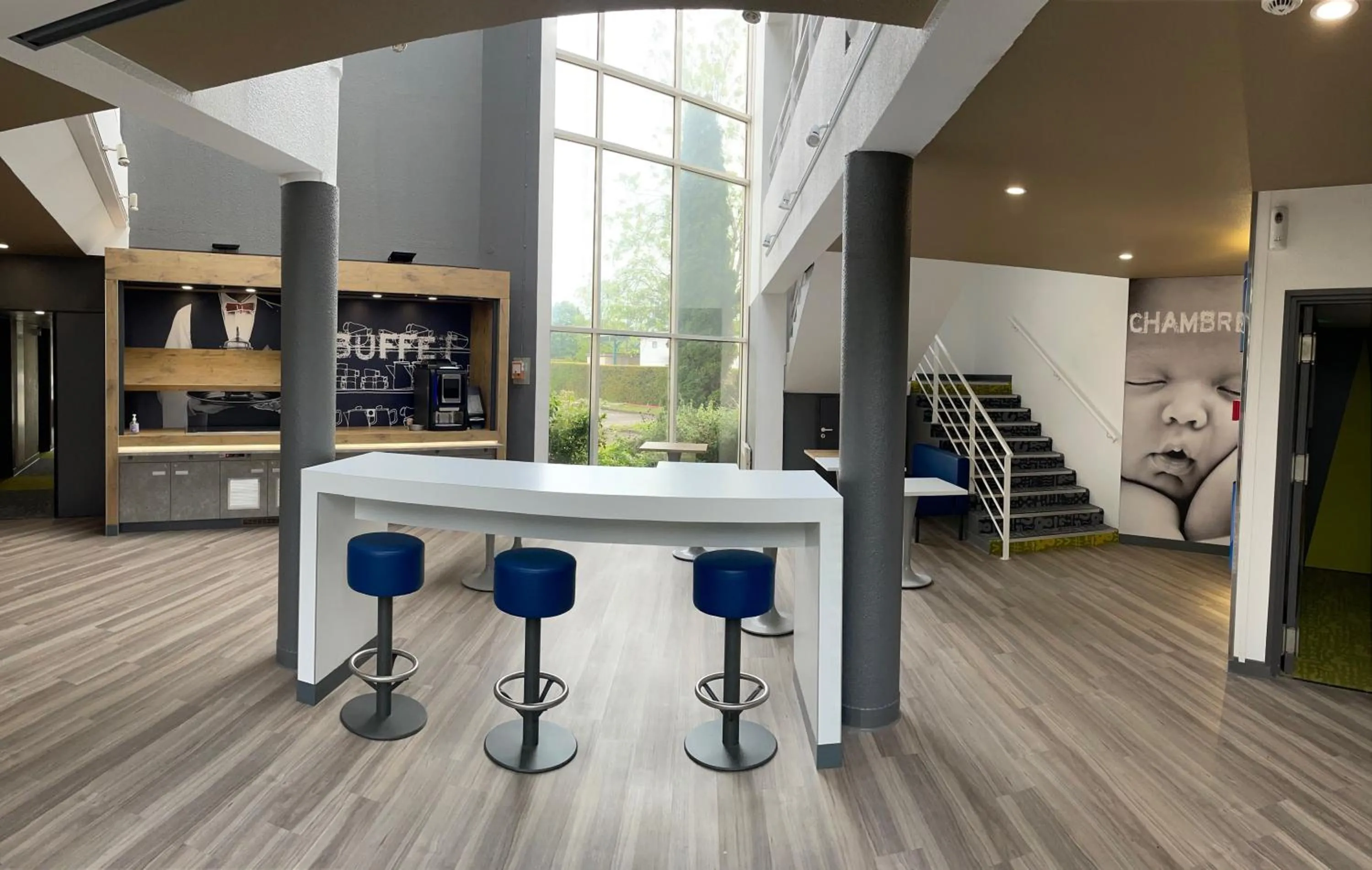 Lobby or reception in ibis budget Le Mans Universite