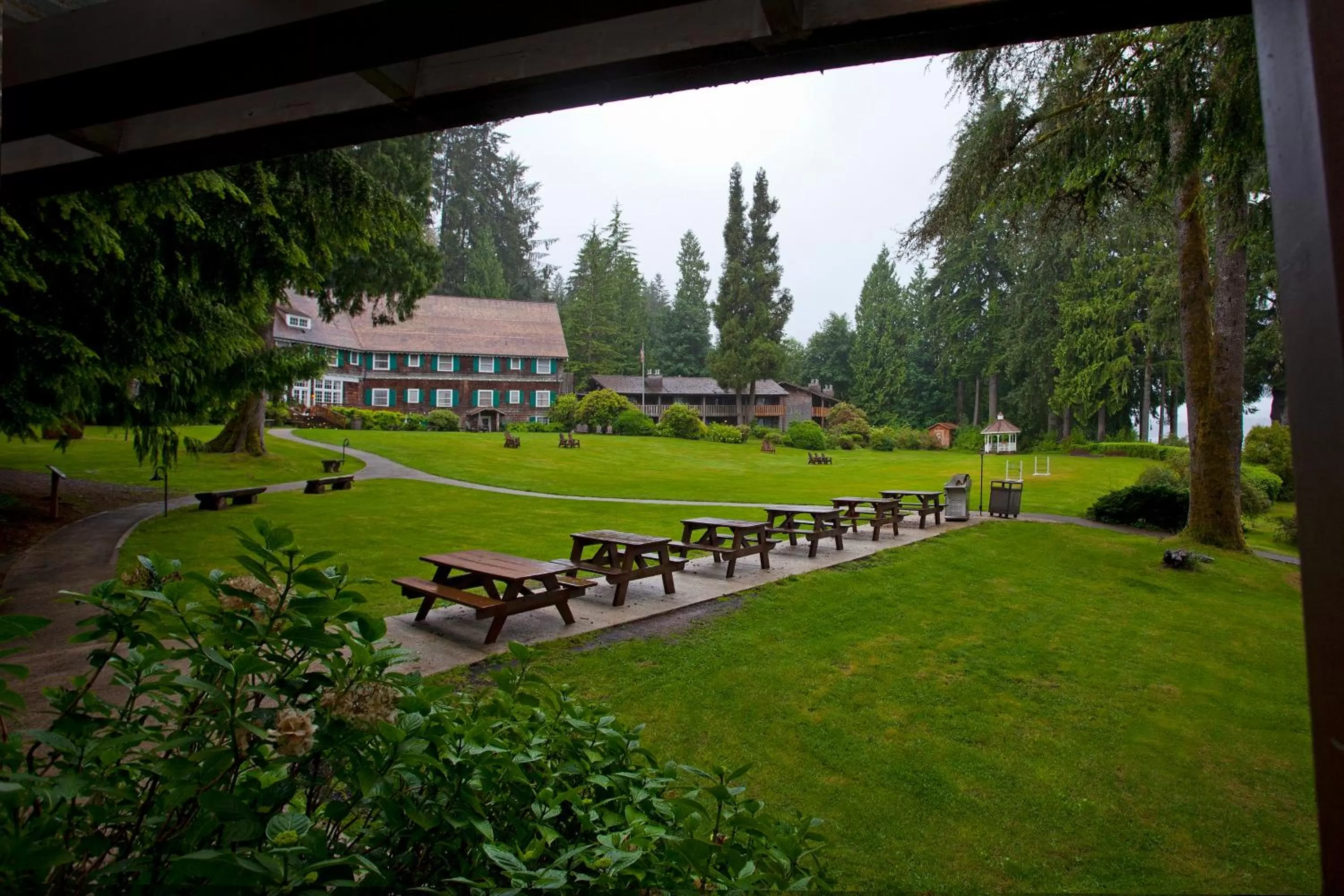 Balcony/Terrace in Lake Quinault Lodge