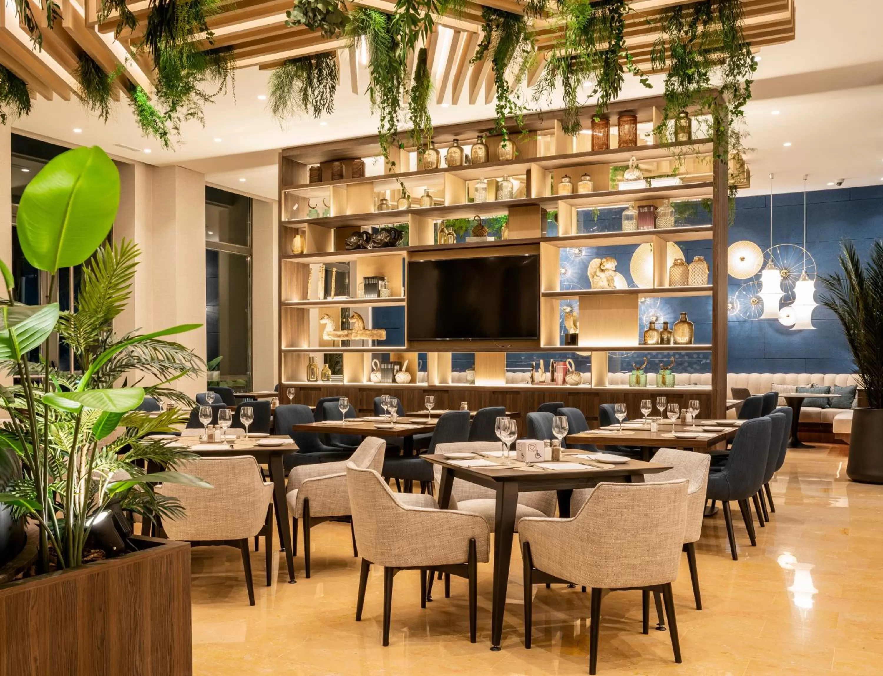 Restaurant/places to eat in Ilunion Valencia 4