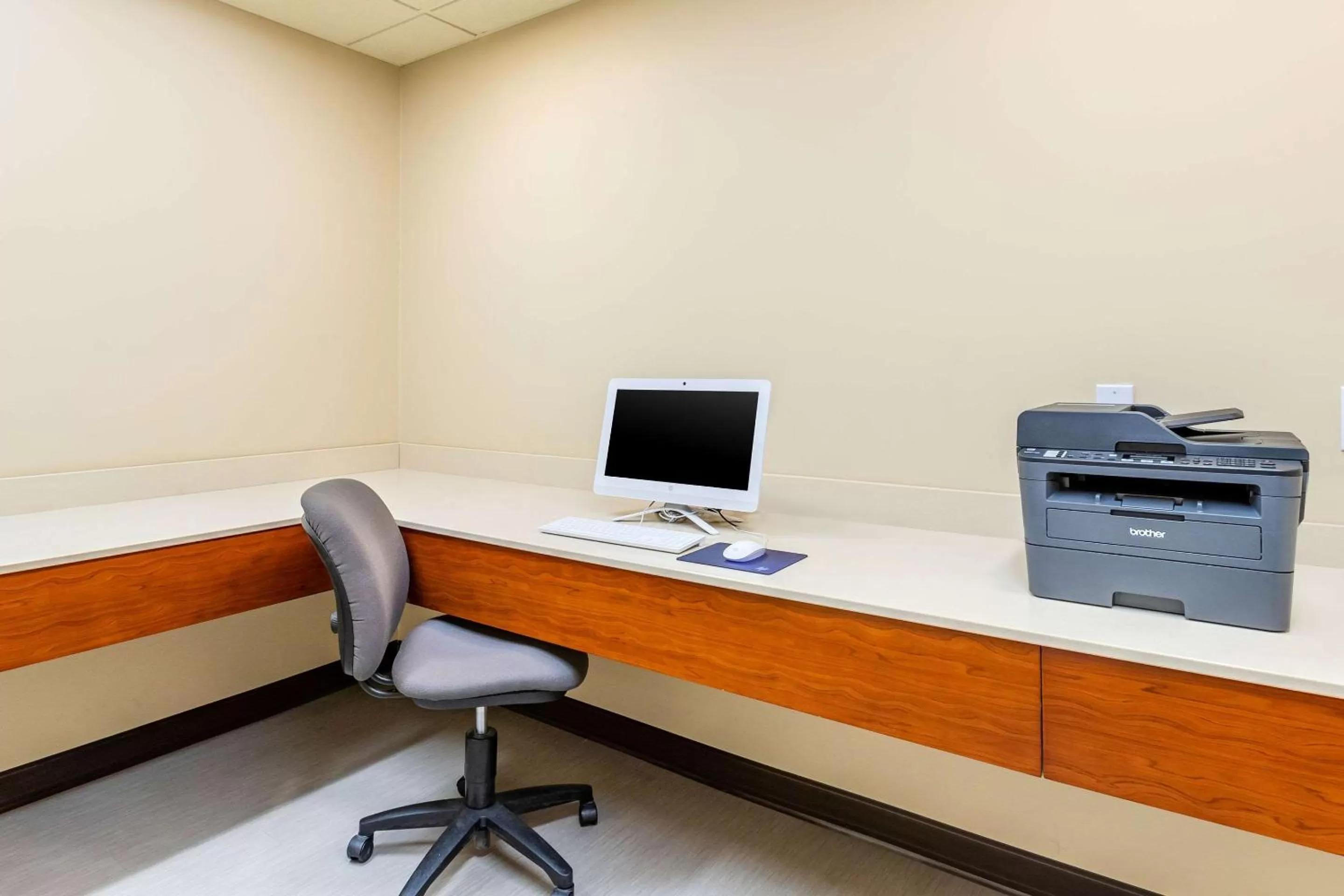 Business facilities in Comfort Inn & Suites West Des Moines