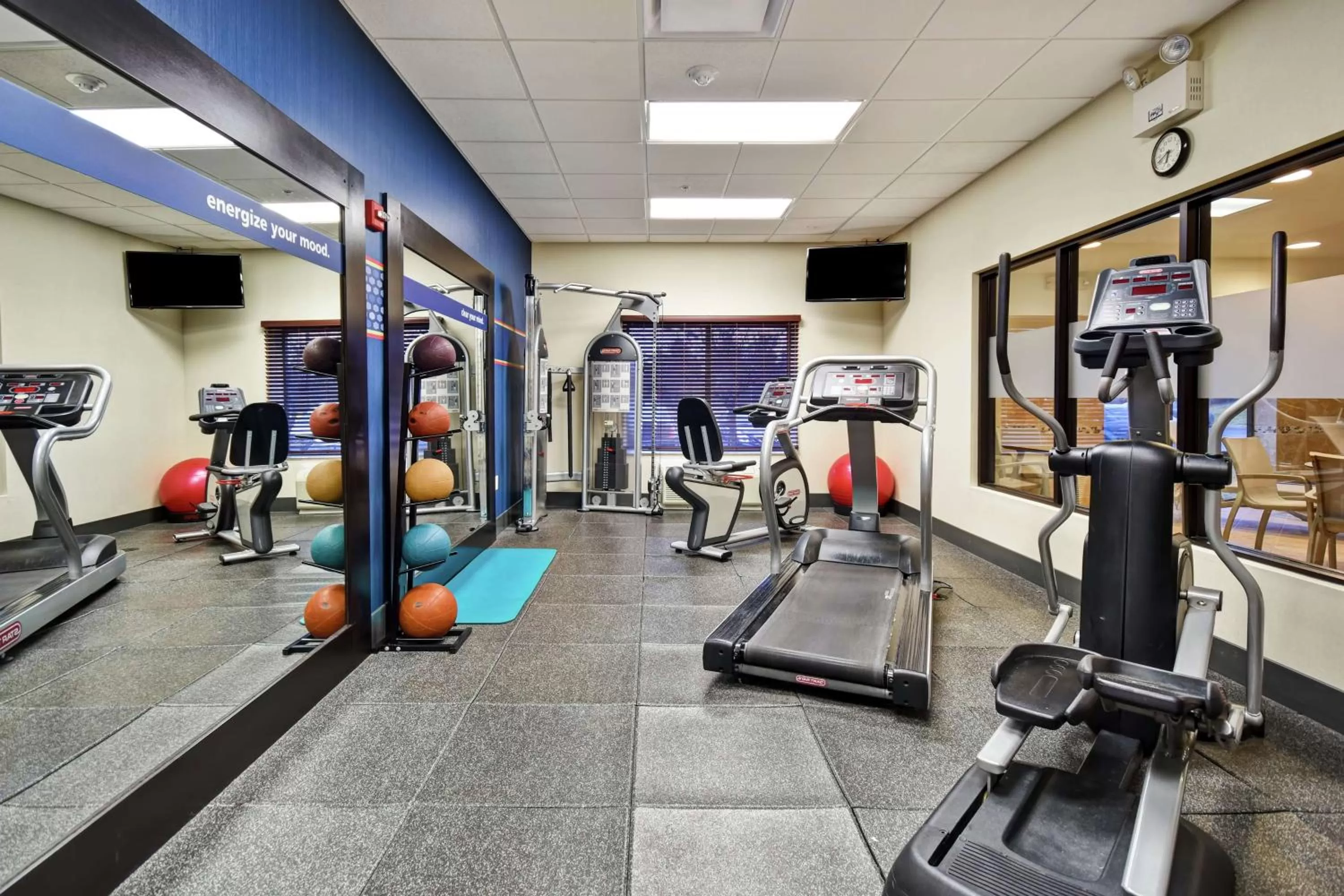 Fitness centre/facilities in Hampton Inn & Suites Detroit-Canton