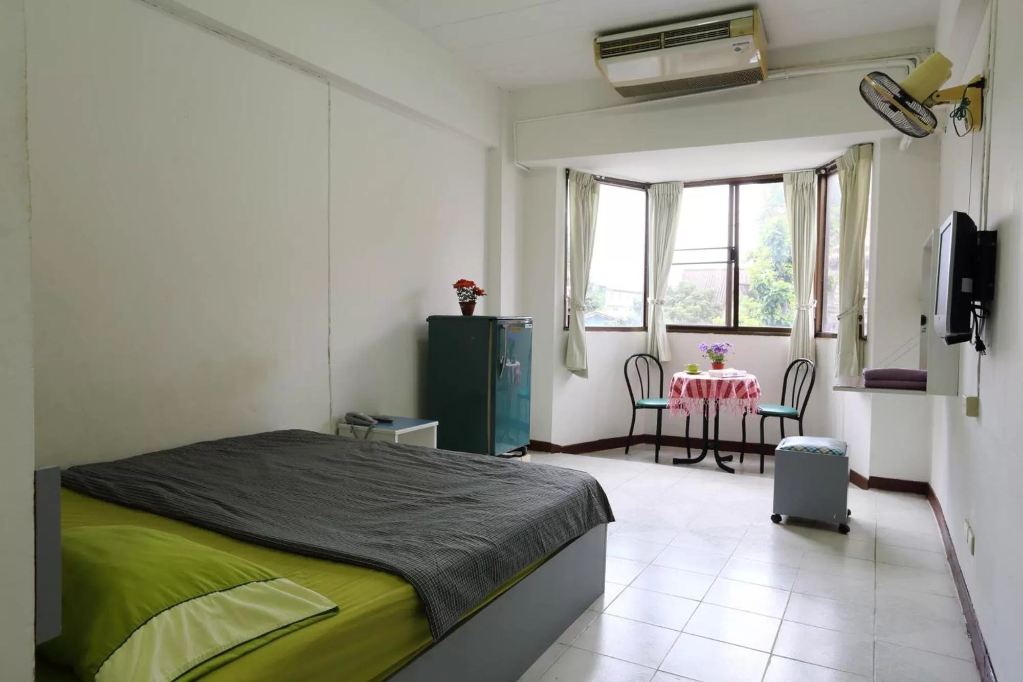 Bed in RCN Court & Inn