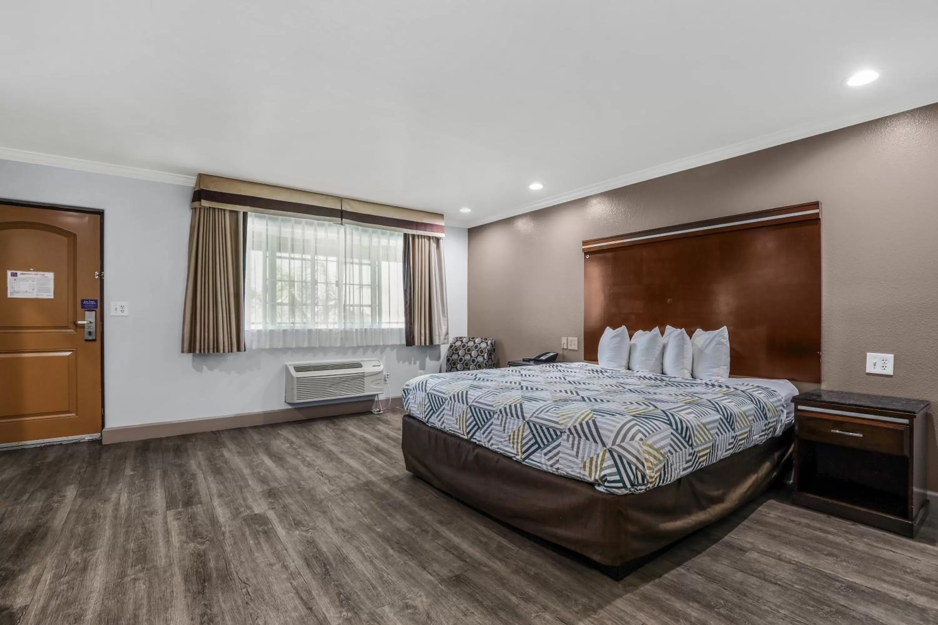 Bed in Motel 6 Carlsbad, Ca- North