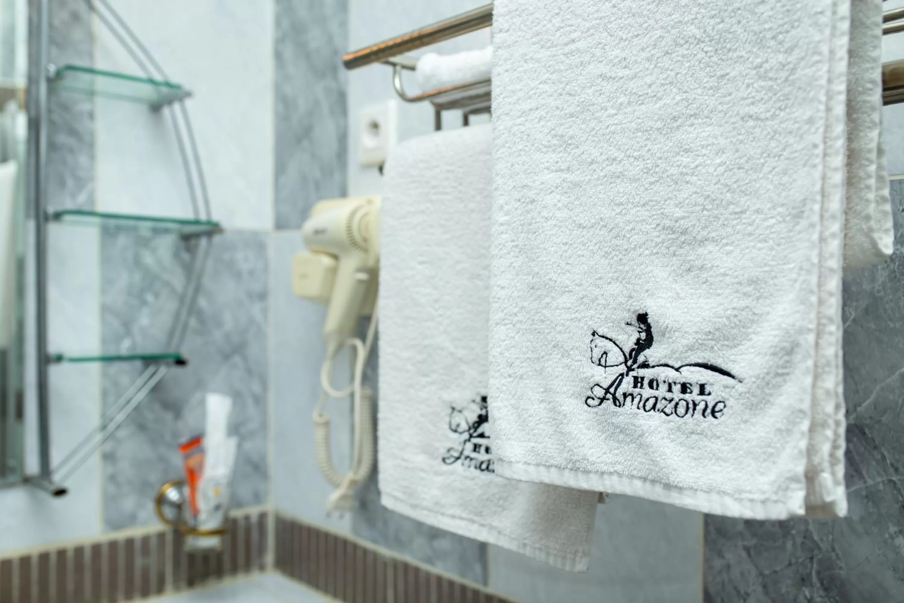 Shower in Amazone Hotel Tulear