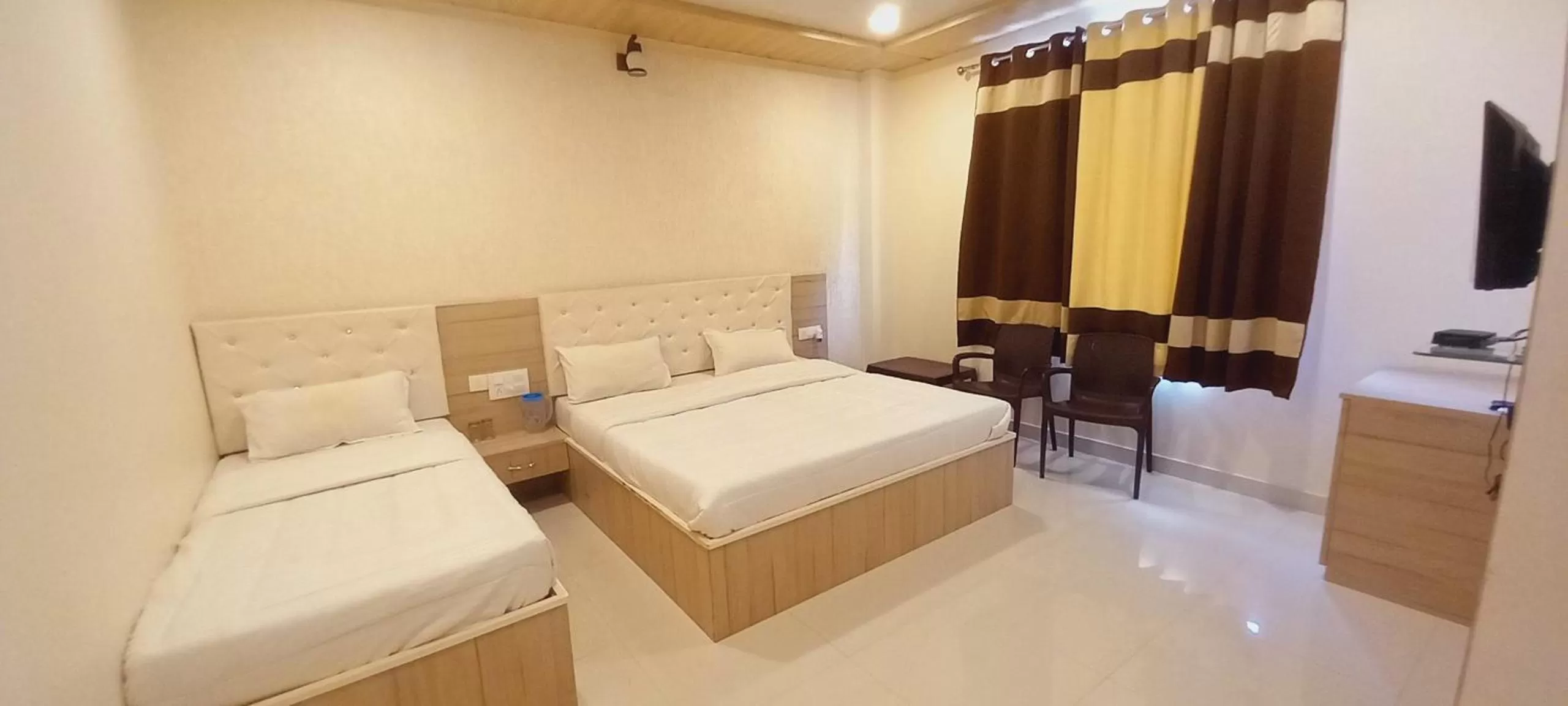 TV and multimedia, Bed in Sanjog Resort