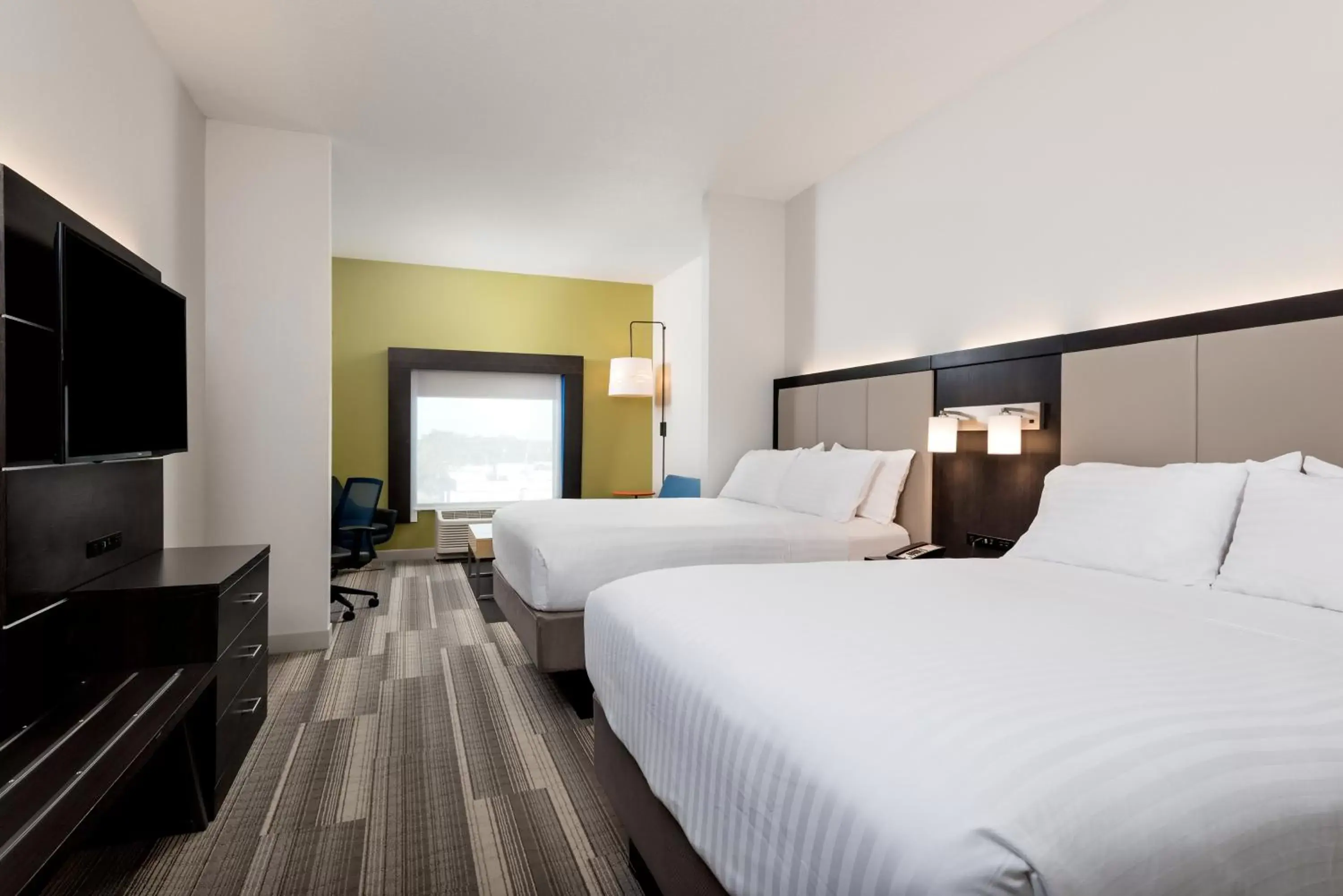 Suite with Two Queen Beds and Communications Accessible Bathtub in Holiday Inn Express & Suites Lakeland South, an IHG Hotel Suite with Two Queen Beds and Communications Accessible Bathtub in Holiday Inn Express & Suites Lakeland South, an IHG Hotel