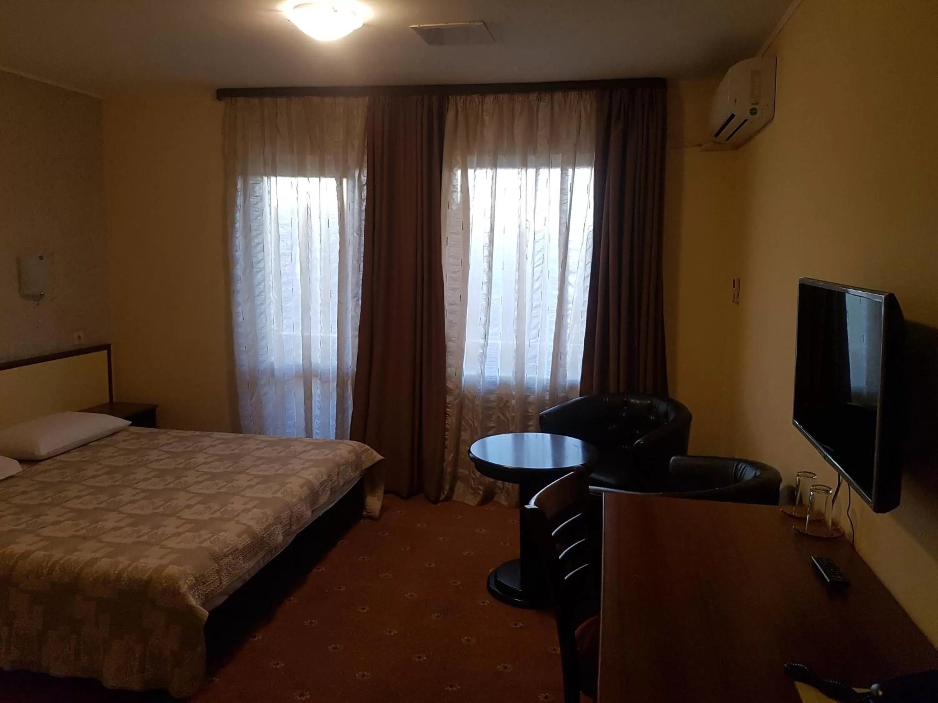 TV/Entertainment Center in Hotel Diavolo