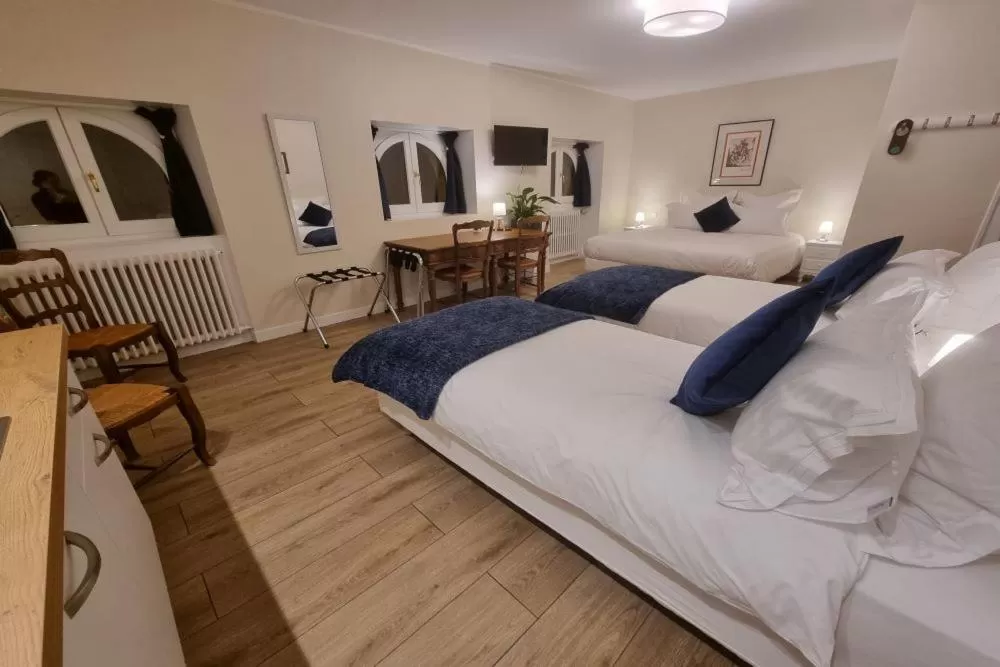 Photo of the whole room, Bed in Le Rodin Bazas