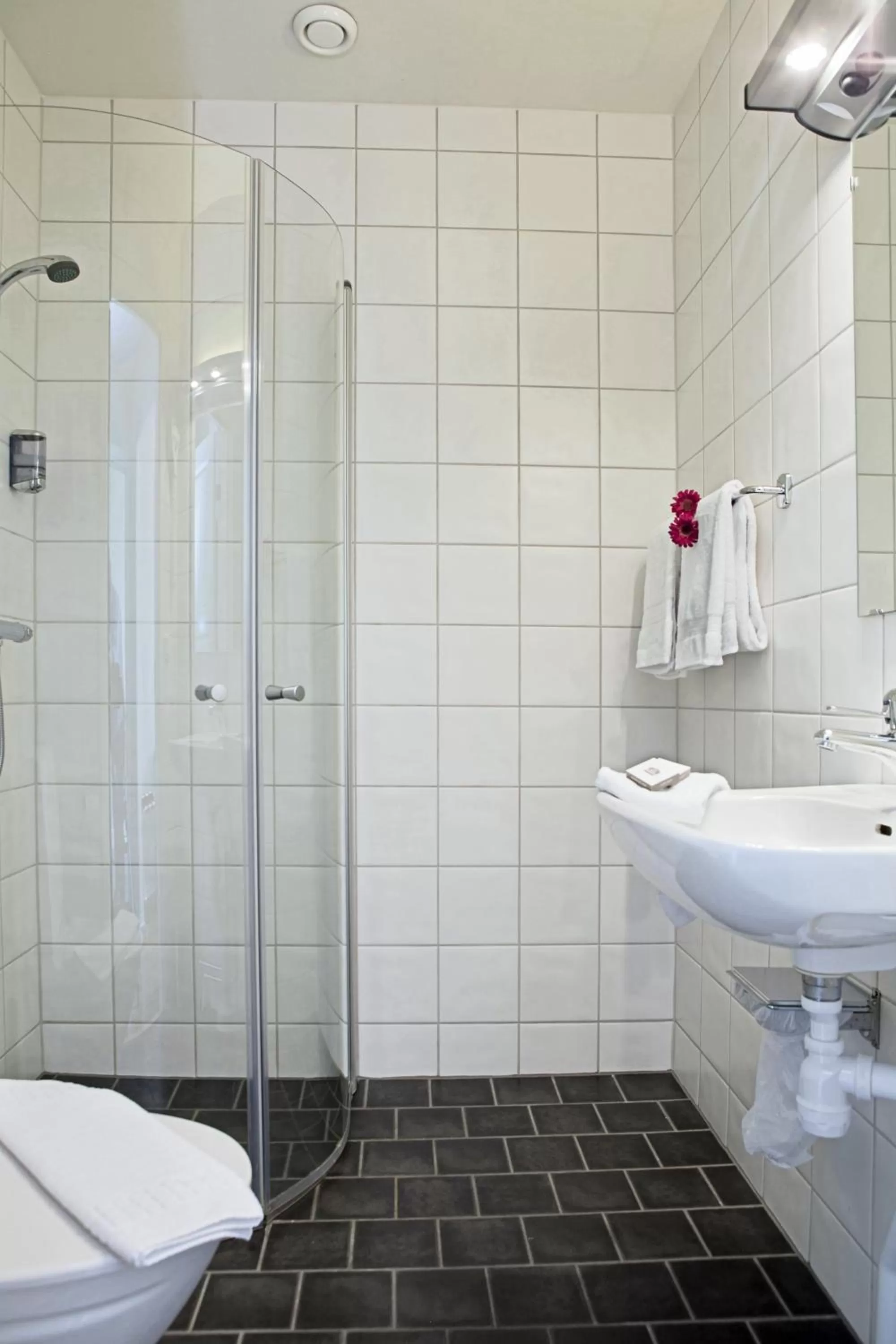 Bathroom in Best Western Tidbloms Hotel