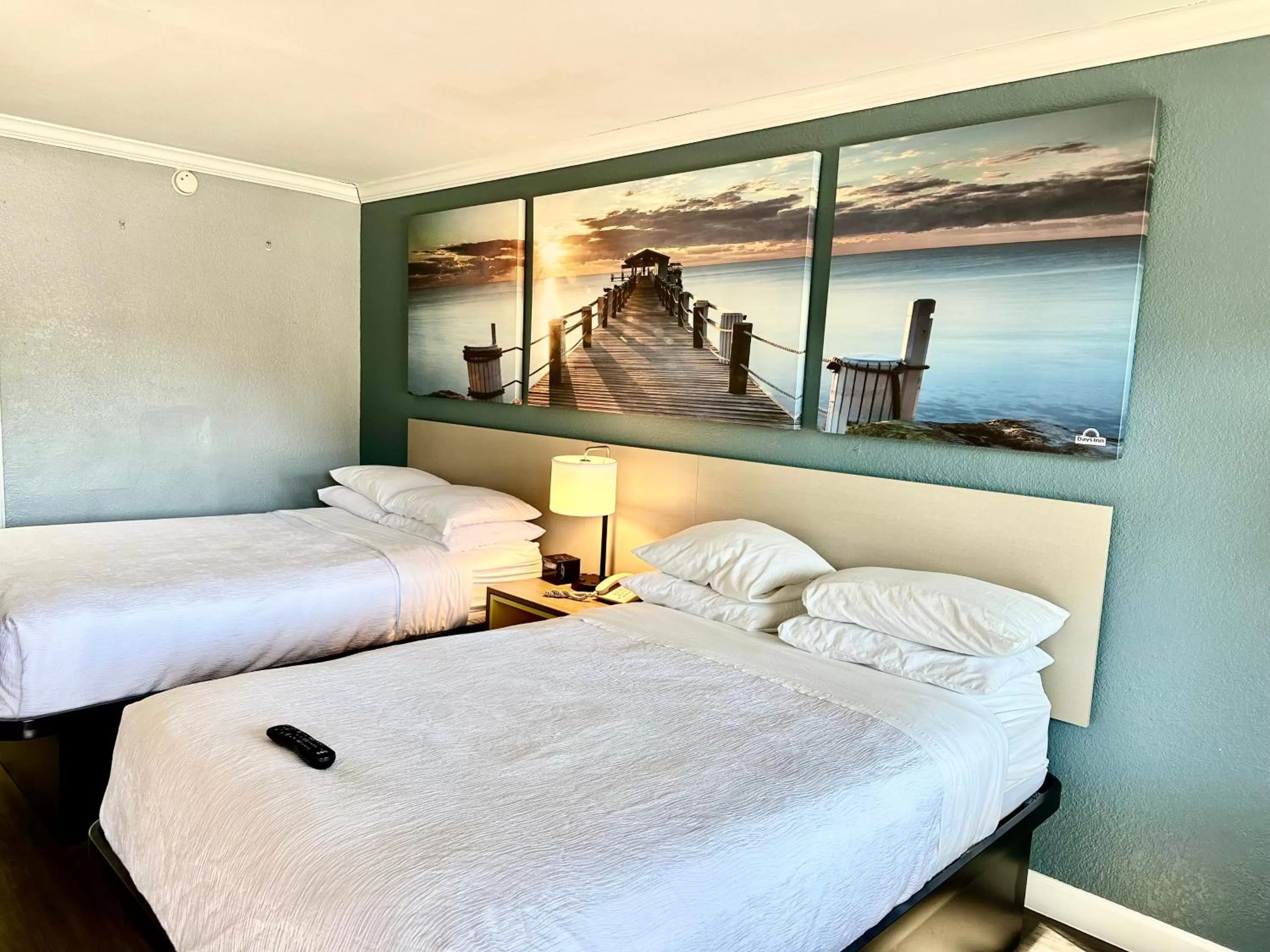 Bedroom, Bed in Days Inn by Wyndham Pensacola - Historic Downtown