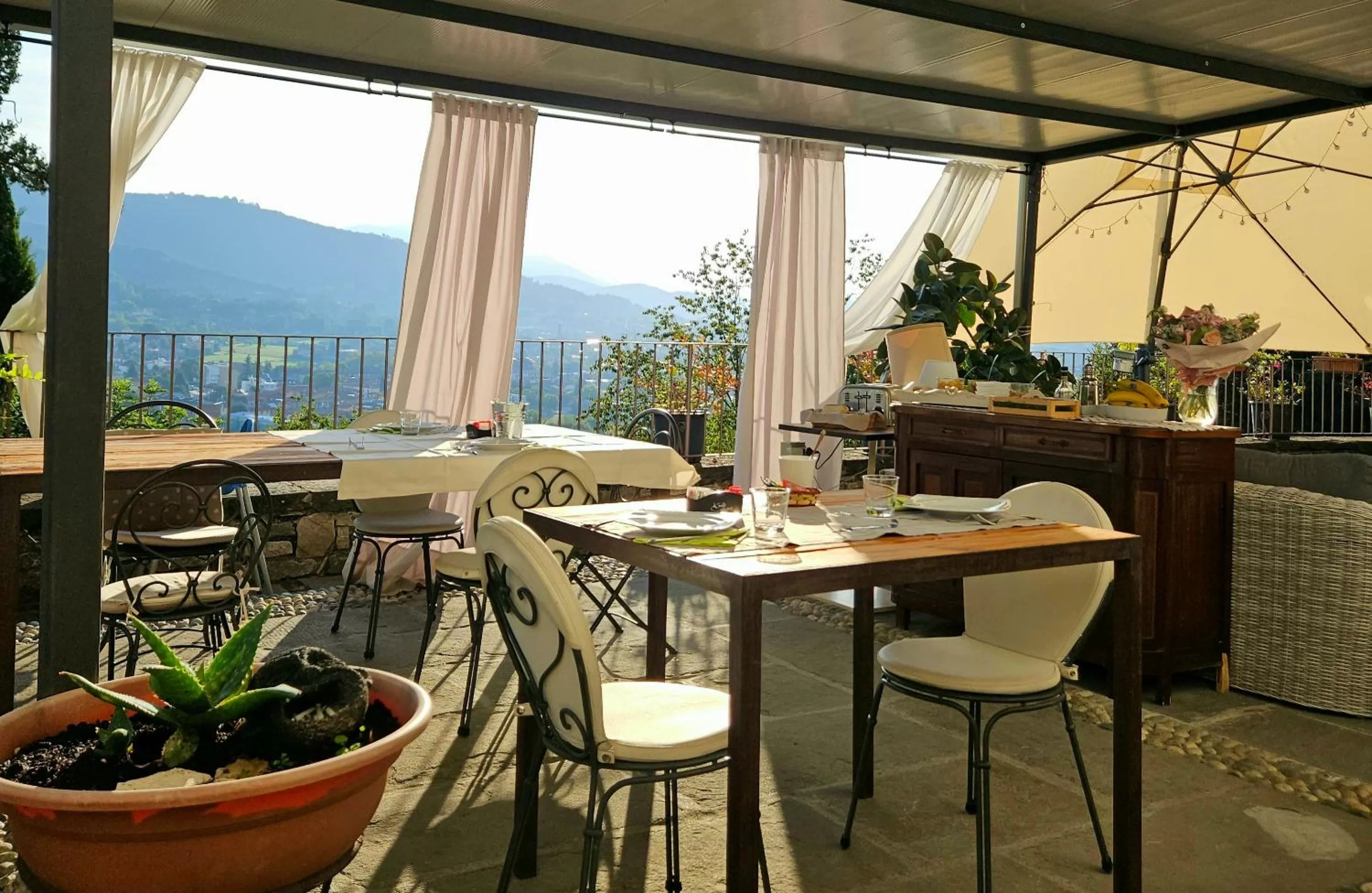Garden view in B&B Dimora Delle Donnole Bergamo Alta