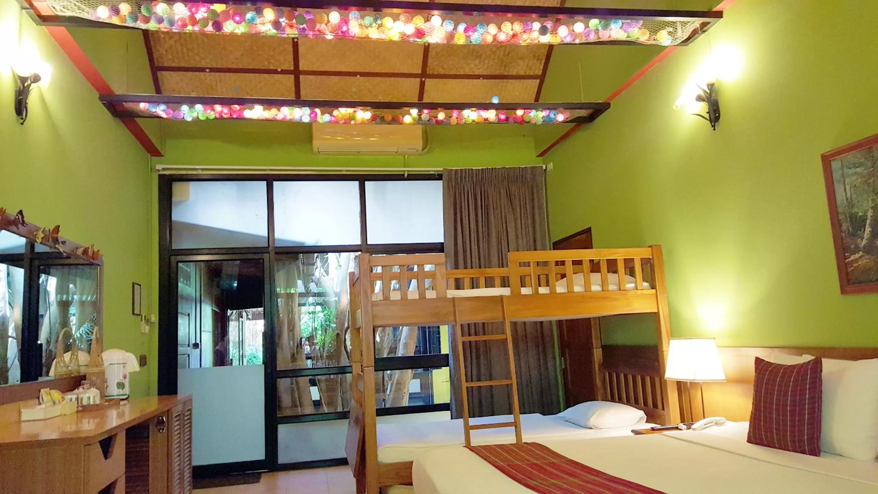 bunk bed, Bed in Birds and Bees Resort