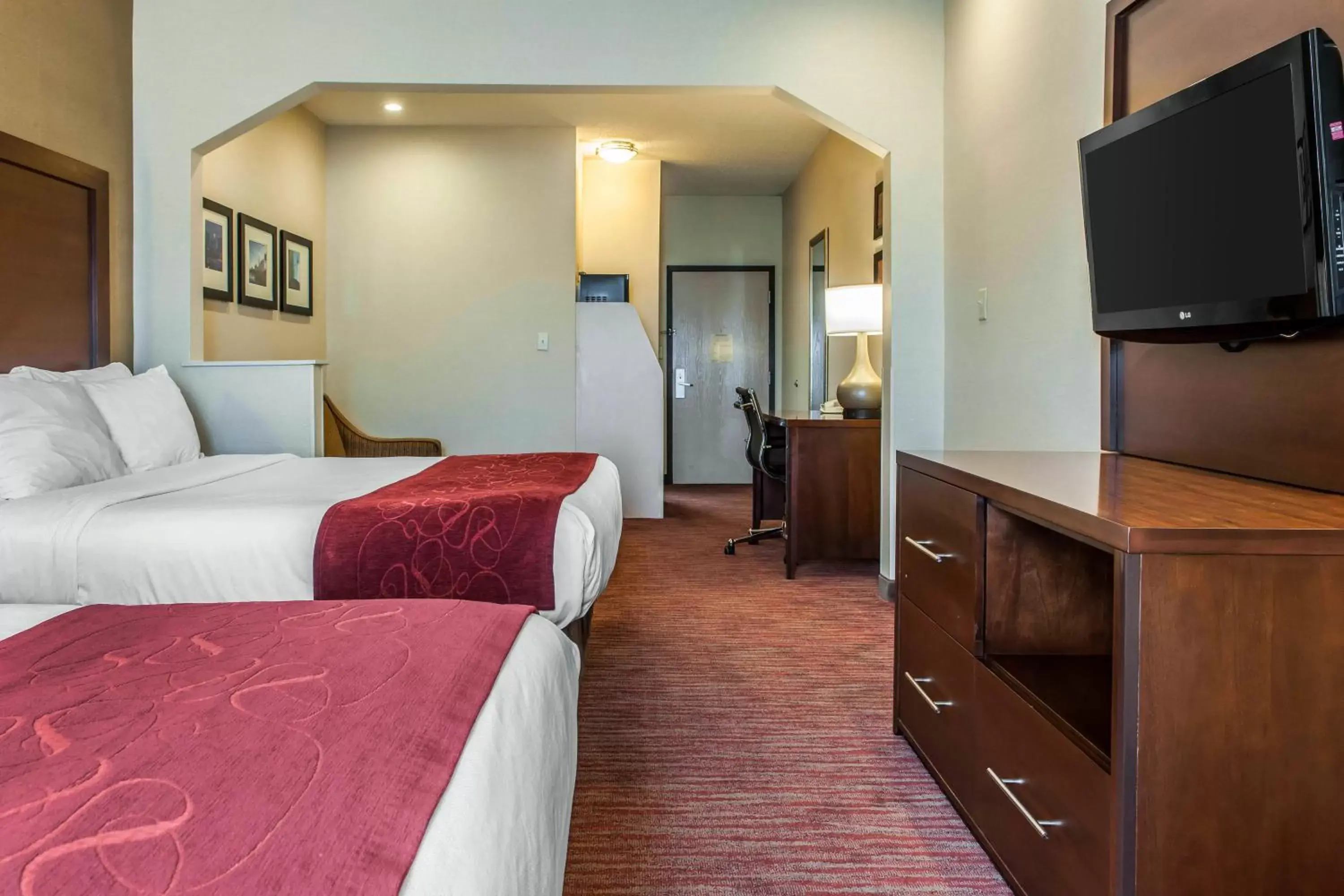 Queen Suite withTwo Queen Beds- Sofa Bed/Non Smoking in Comfort Suites Columbus Expo Center Queen Suite withTwo Queen Beds- Sofa Bed/Non Smoking in Comfort Suites Columbus Expo Center