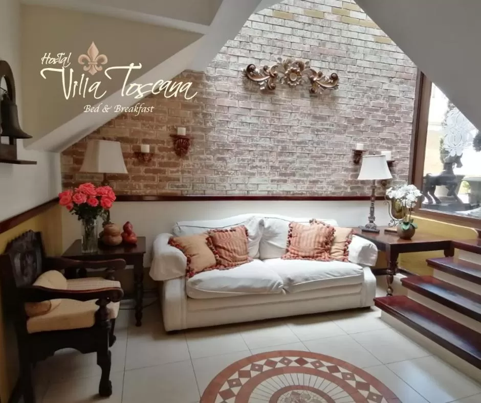 Seating Area in Hostal Villa Toscana