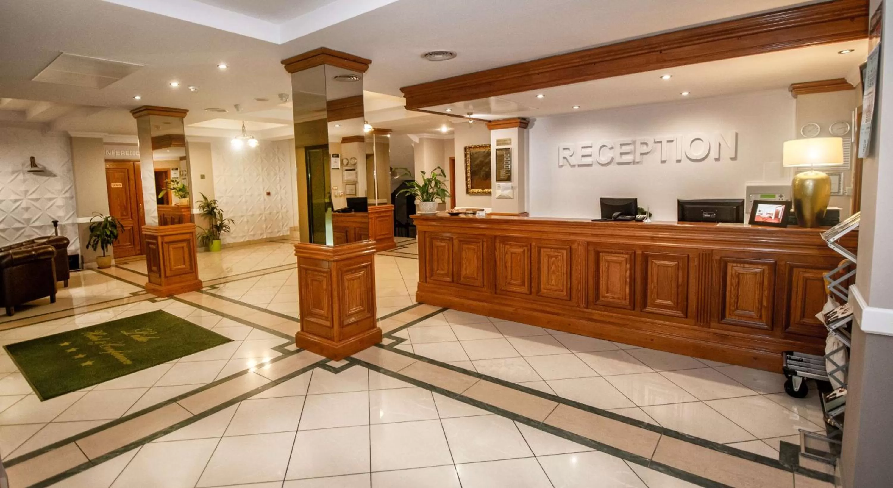 Lobby or reception in Best Western Plus Lido Hotel