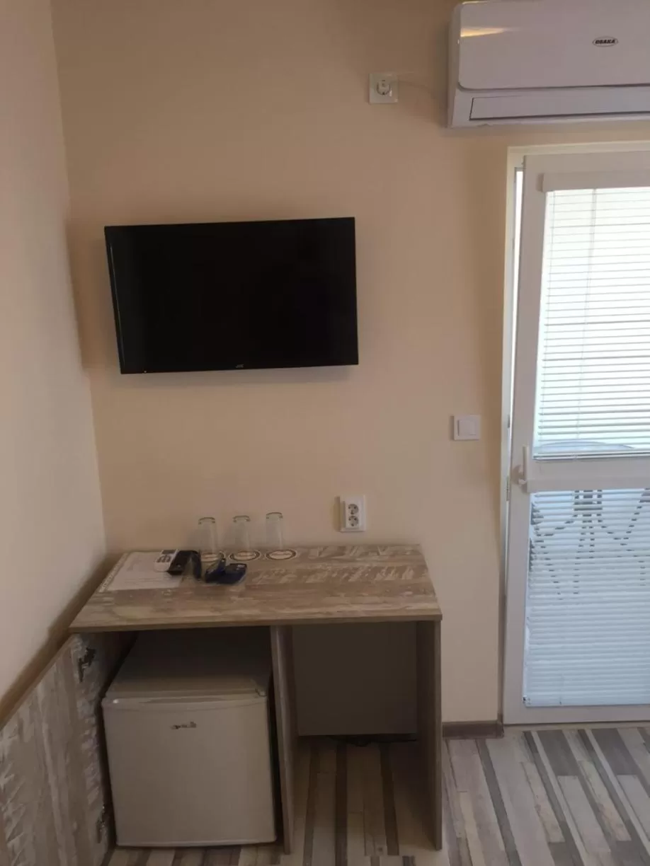 TV/Entertainment Center in Family Hotel Malibu