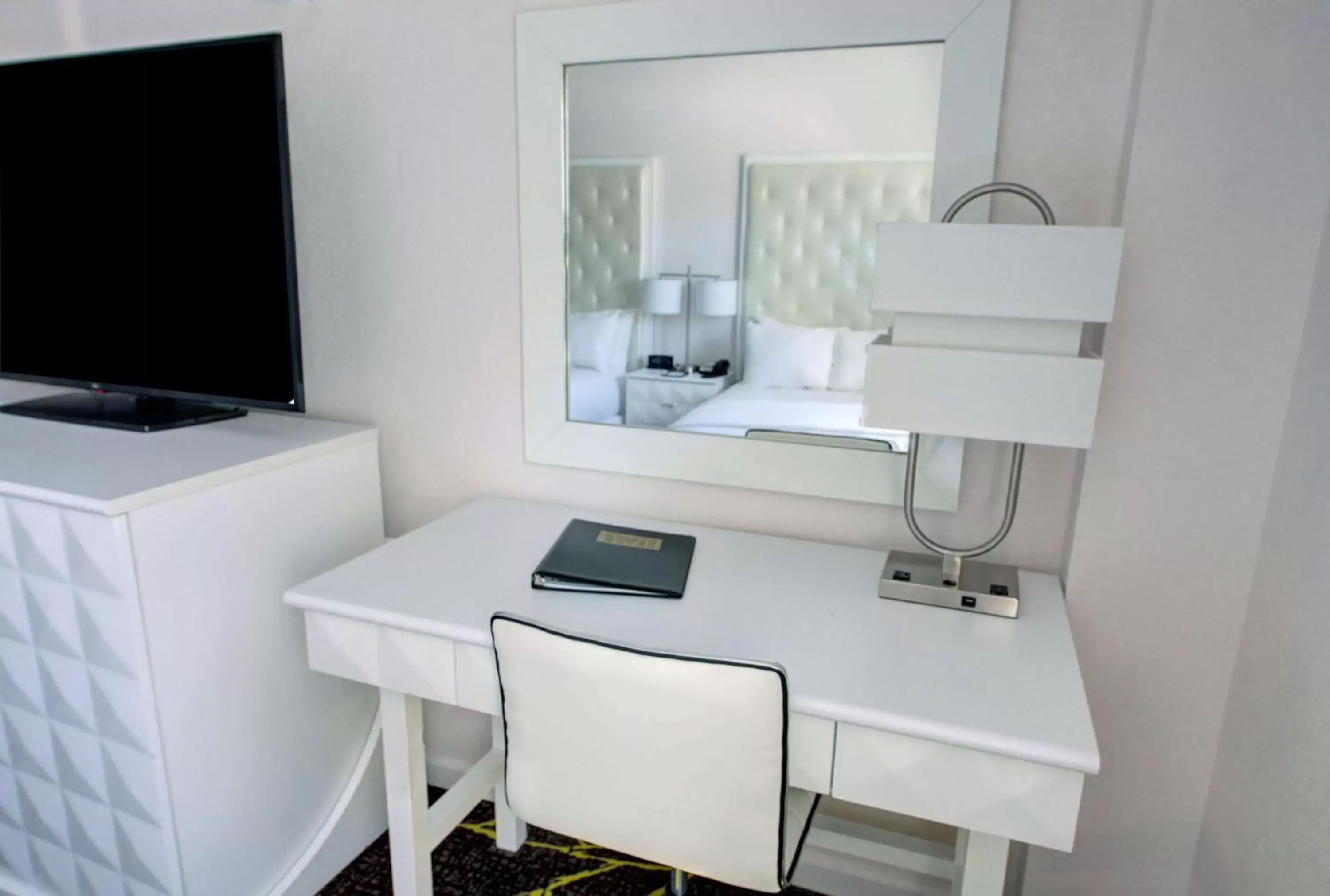 Queen Room with Two Queen Beds in The Roslyn, Tapestry Collection by Hilton Queen Room with Two Queen Beds in The Roslyn, Tapestry Collection by Hilton