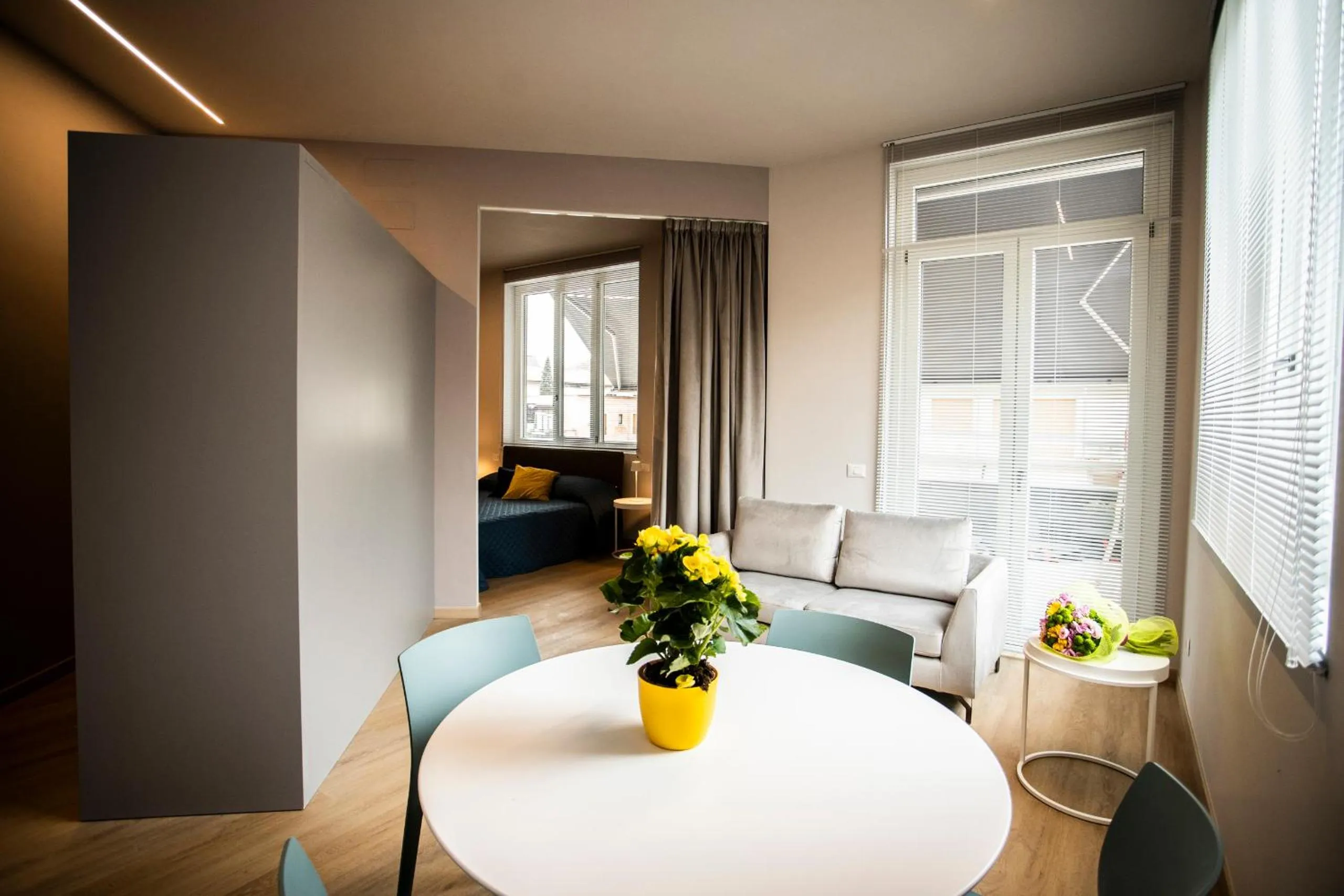 Living room, Bed in Hotel Delta