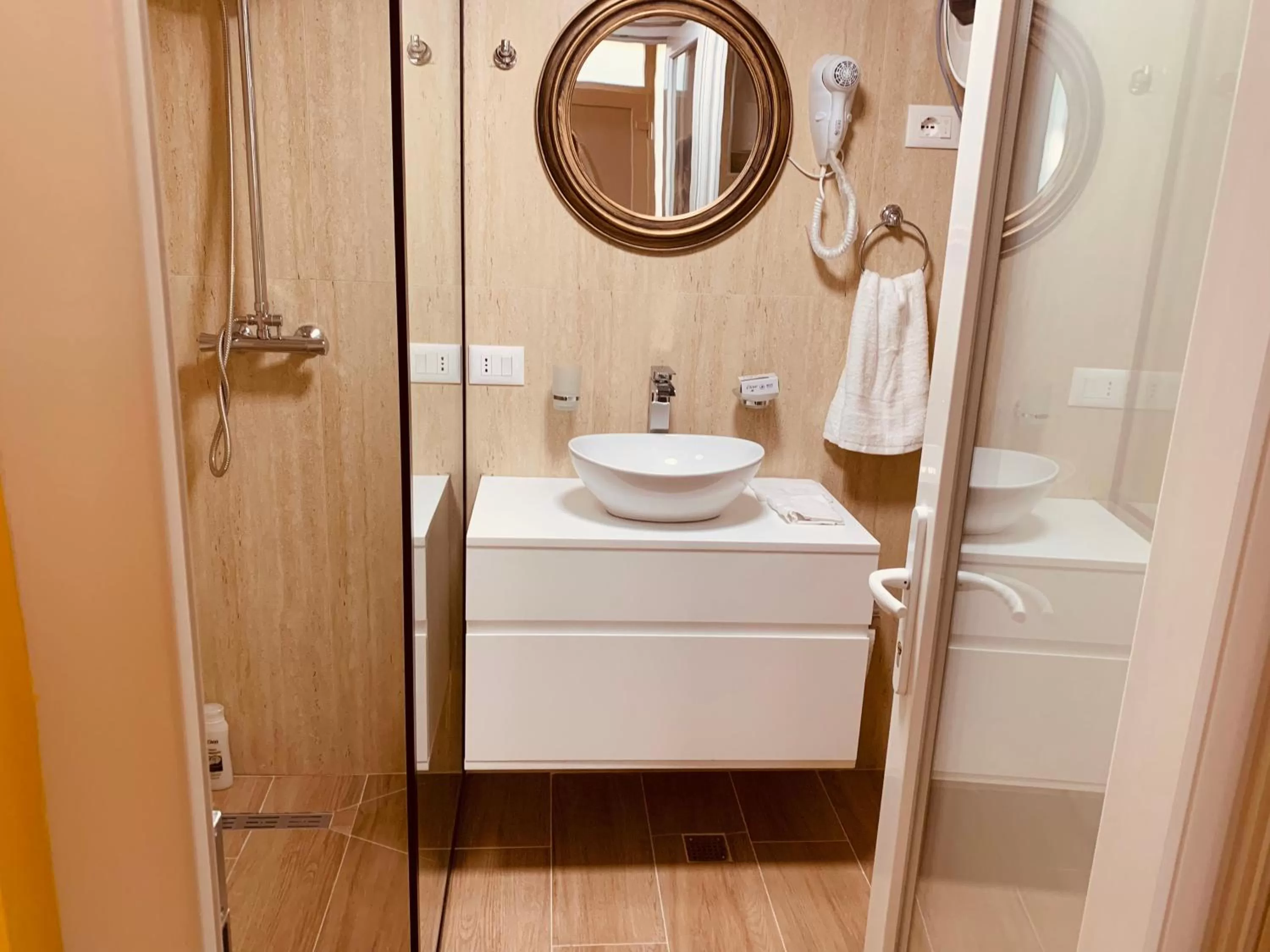 Bathroom in Auto Tana Guest House