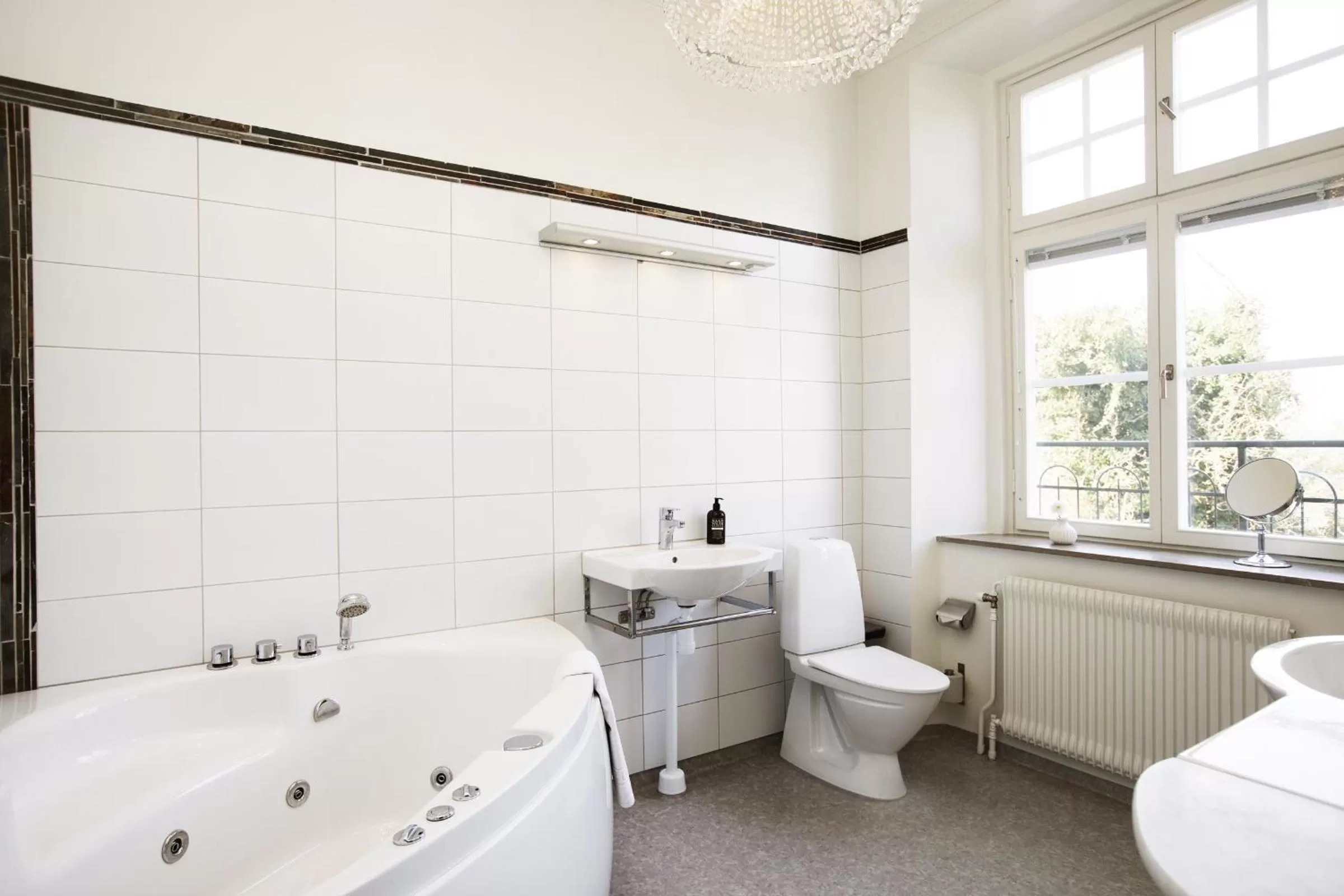 Toilet in Hotell Breda Blick