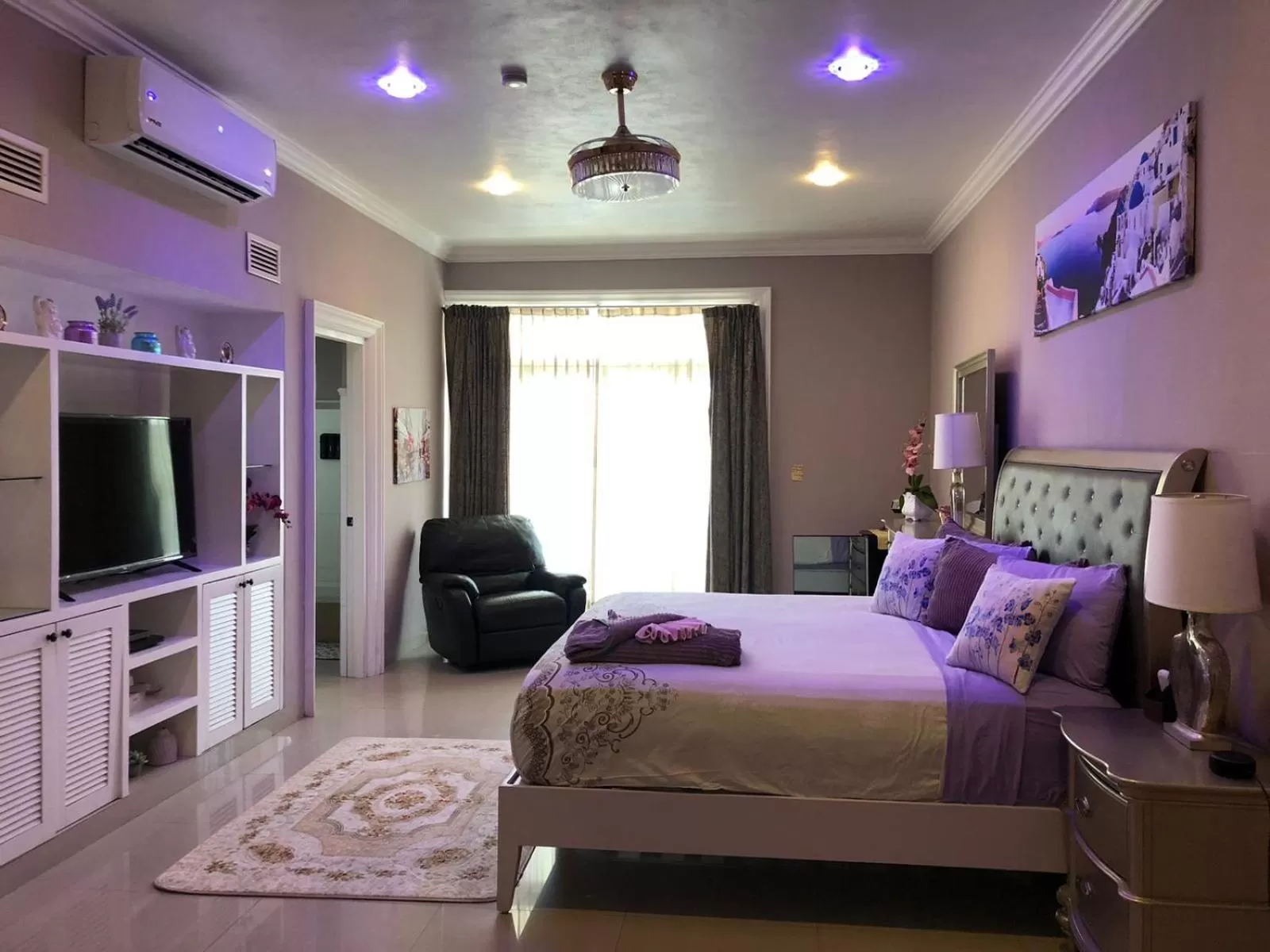 Communal lounge/ TV room, Bed in Villa Segovia Cozumel