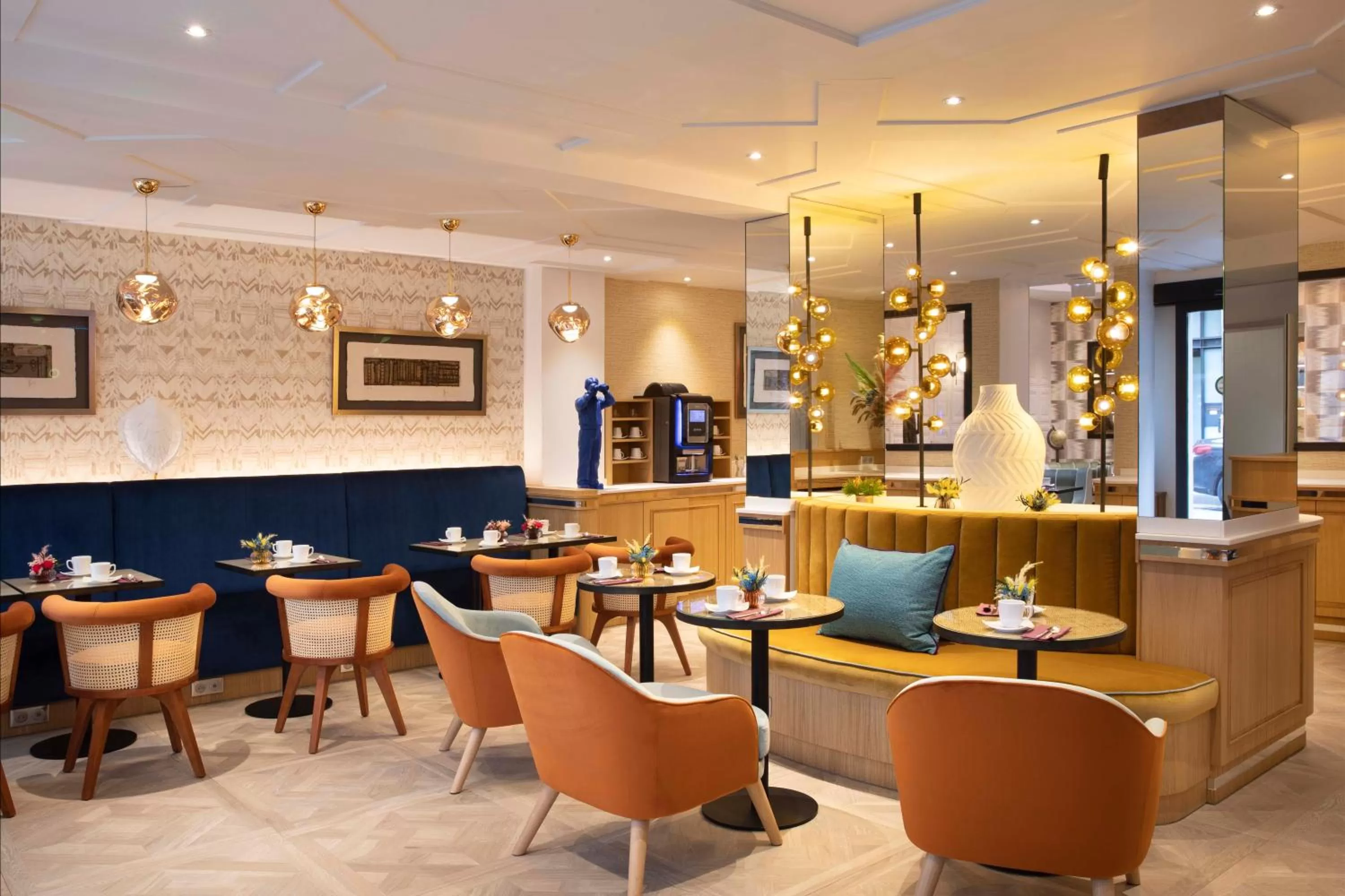 Lounge or bar in Hotel Phileas Lazare & Spa - Opera