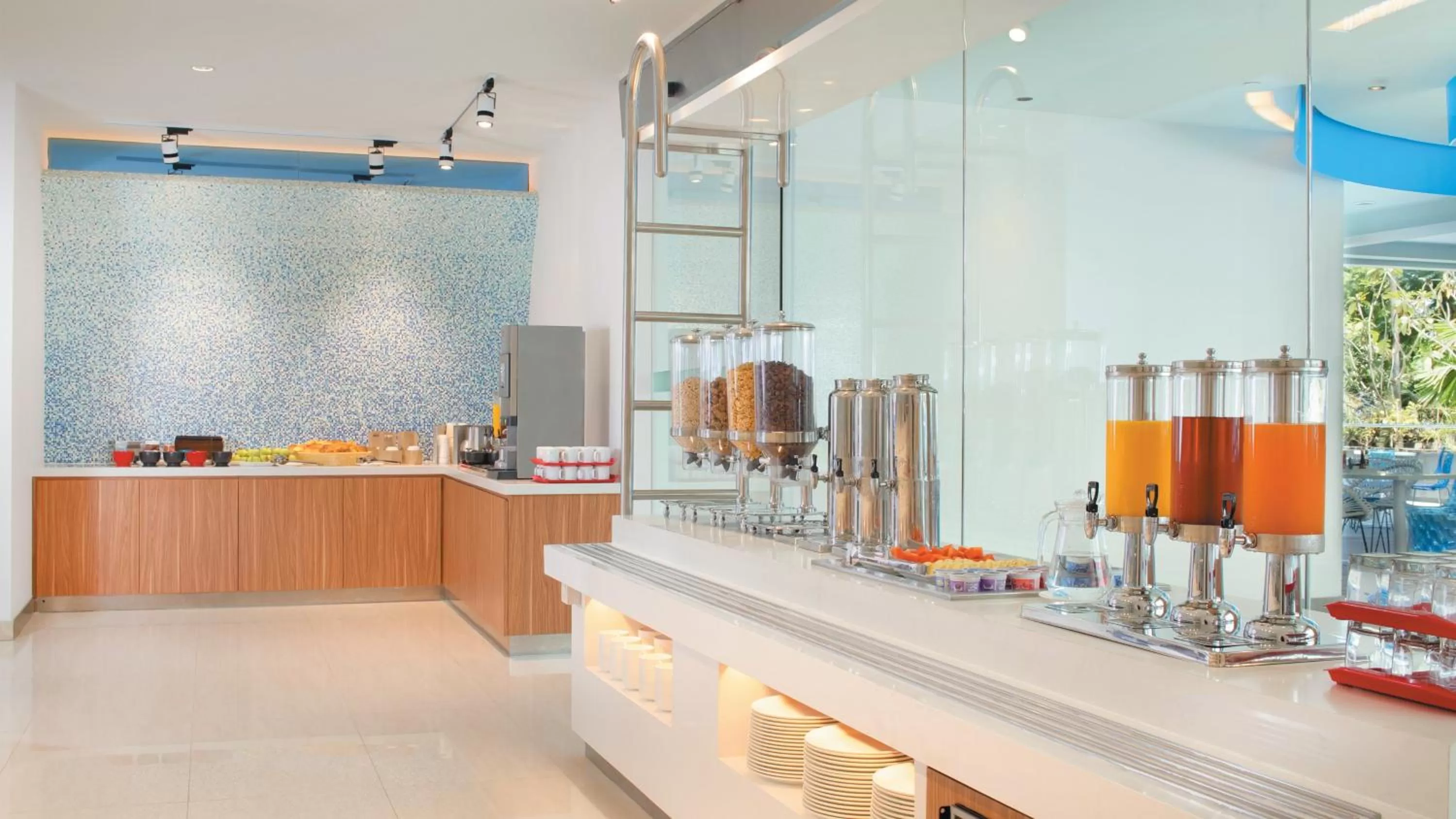 Breakfast in Holiday Inn Express Baruna by IHG