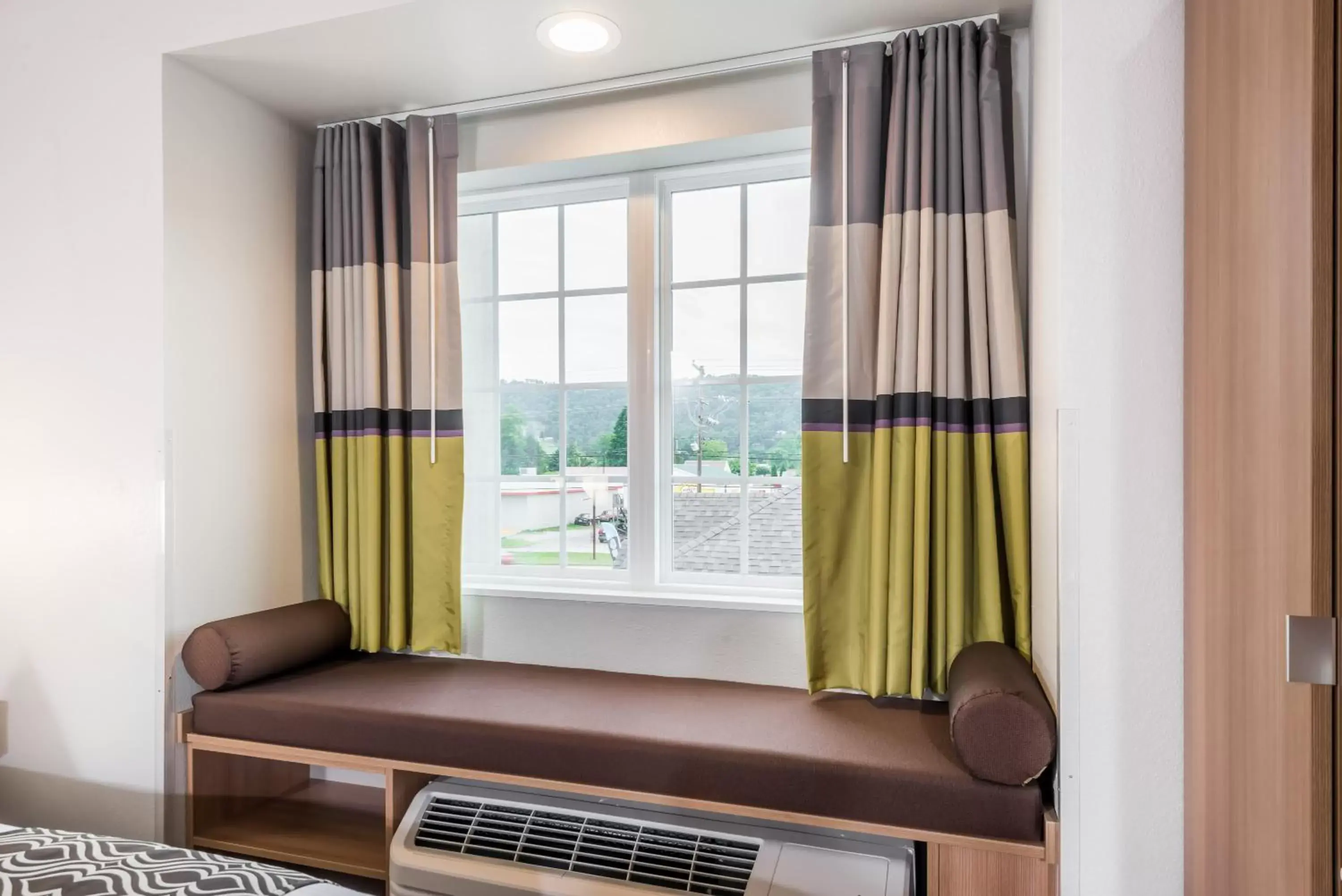 King Room - Non-Smoking in Microtel Inn & Suites by Wyndham New Martinsville King Room - Non-Smoking in Microtel Inn & Suites by Wyndham New Martinsville